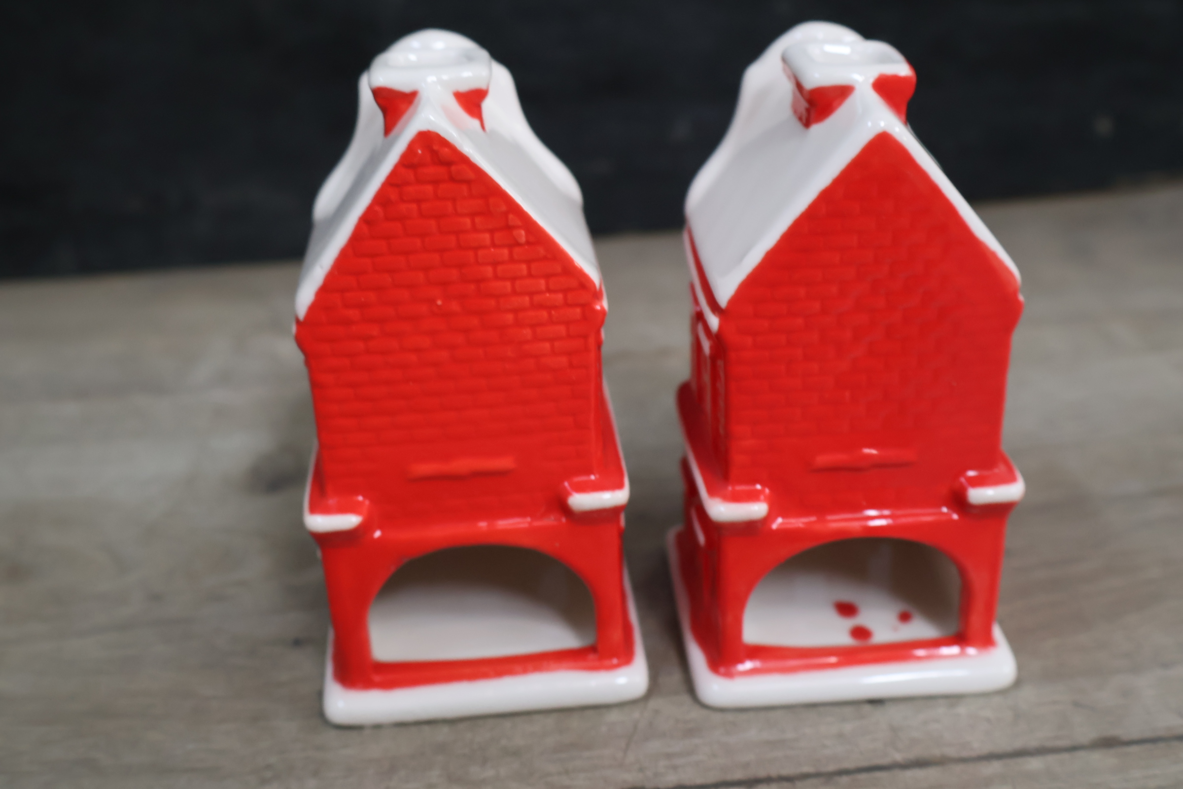 Plastic opbergsysteem met rode en witte onderdelen – foto 6 – kavel bij GSD Auctions, Zoeterwoude
