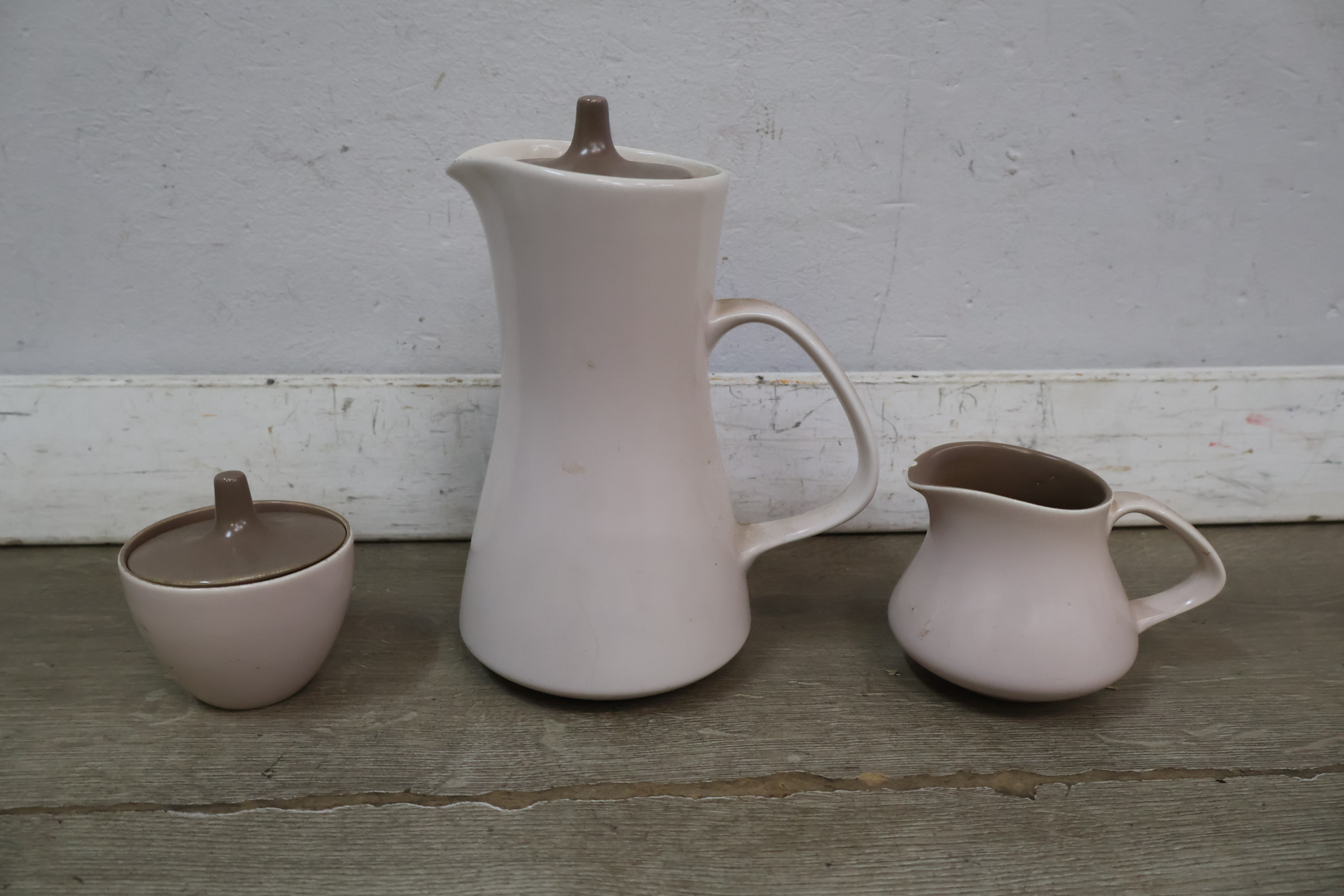 Compleet servies met koffiekannen en kopjes – foto 9 – kavel bij GSD Auctions, Zoeterwoude
