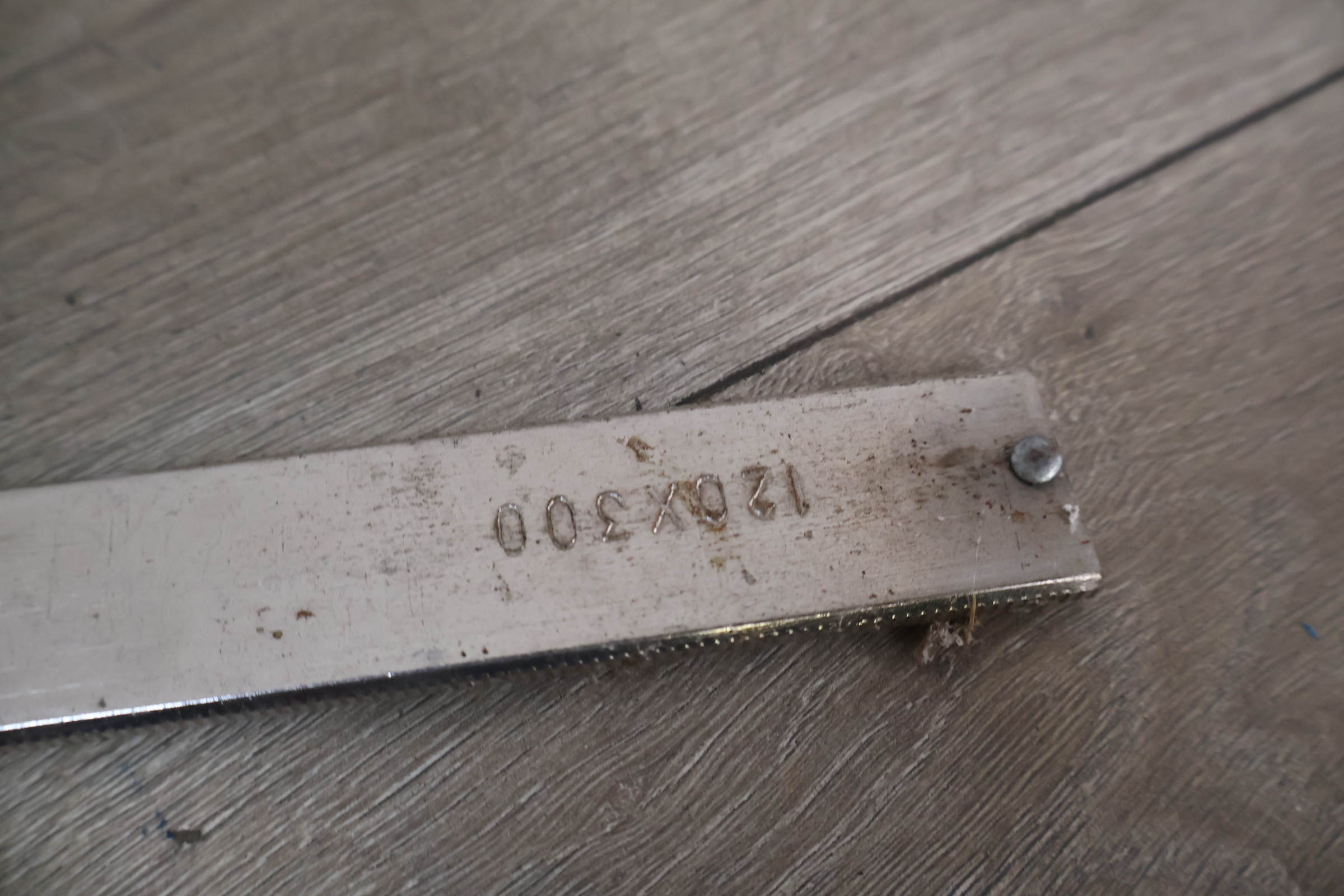 Set bankschroeven met rode en blauwe handgrepen – foto 8 – kavel bij GSD Auctions, Zoeterwoude