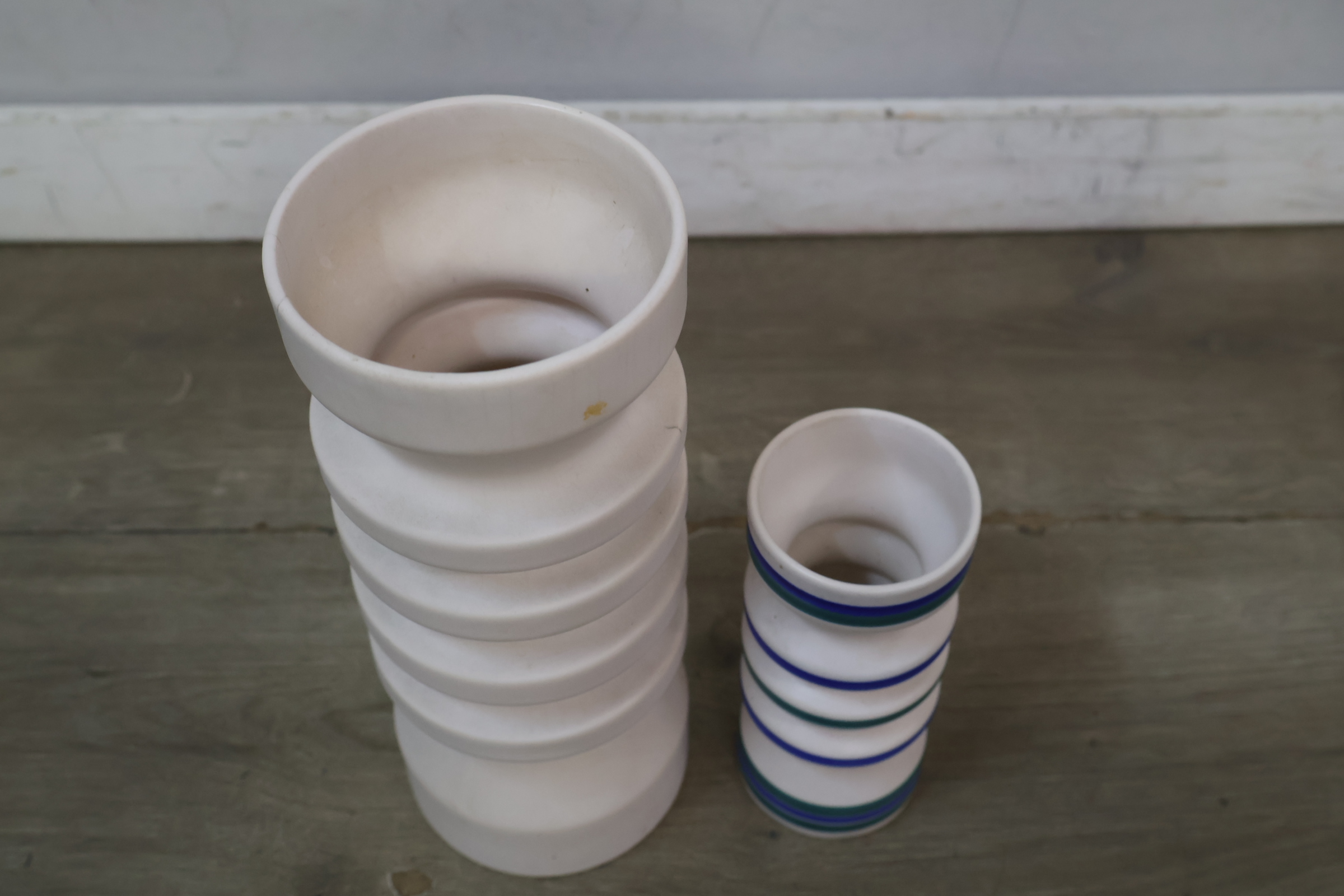 Set van 2 keramische vazen – foto 5 – kavel bij GSD Auctions, Zoeterwoude