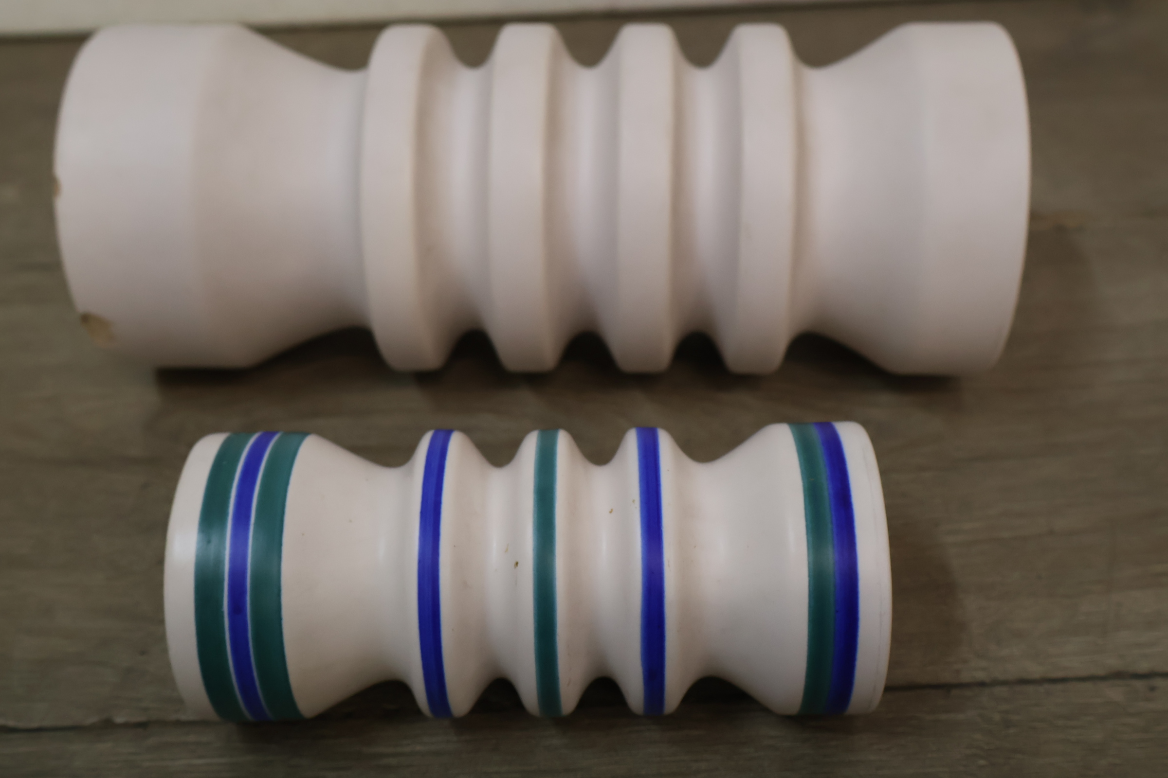 Set van 2 keramische vazen – foto 9 – kavel bij GSD Auctions, Zoeterwoude