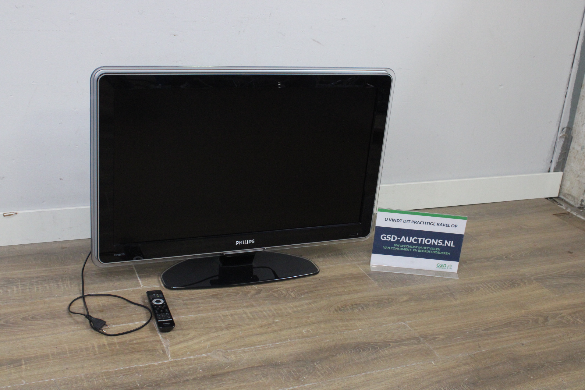 Philips Cineos 37'inch televisie met afstandsbediening' – foto 2 – kavel bij GSD Auctions, Zoeterwoude