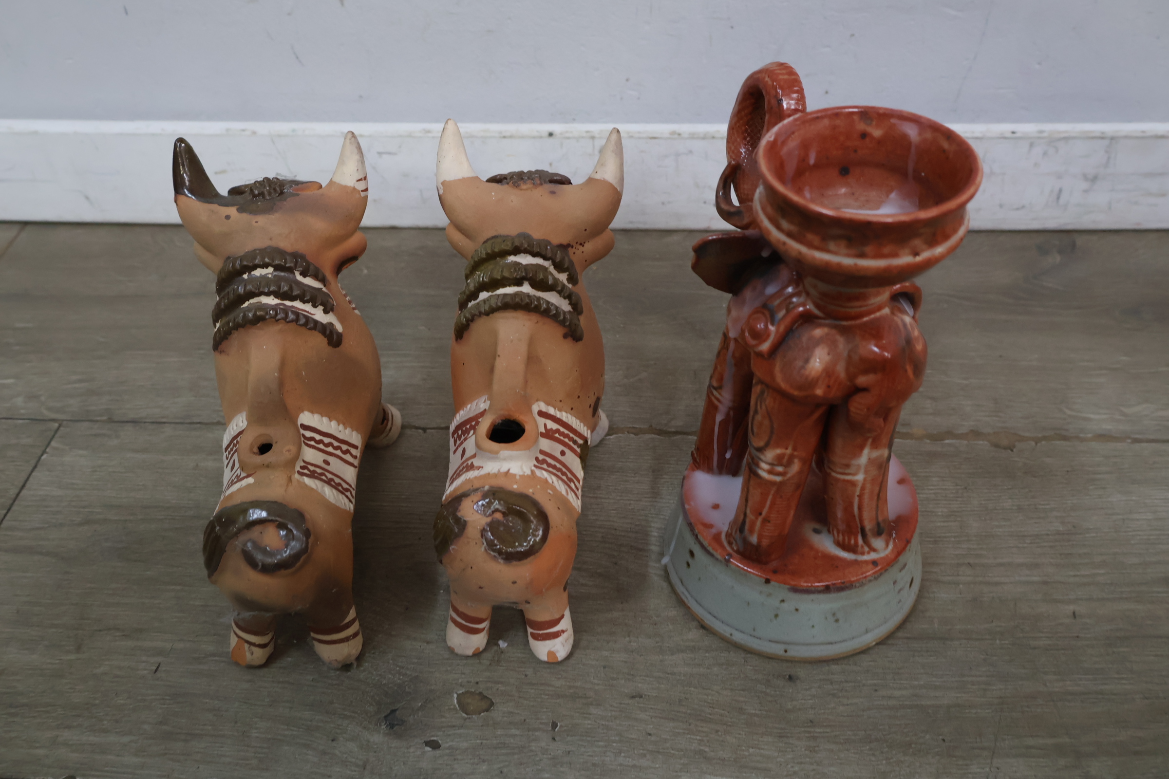 Set decoratieve aardewerken beeldjes en potjes – foto 8 – kavel bij GSD Auctions, Zoeterwoude