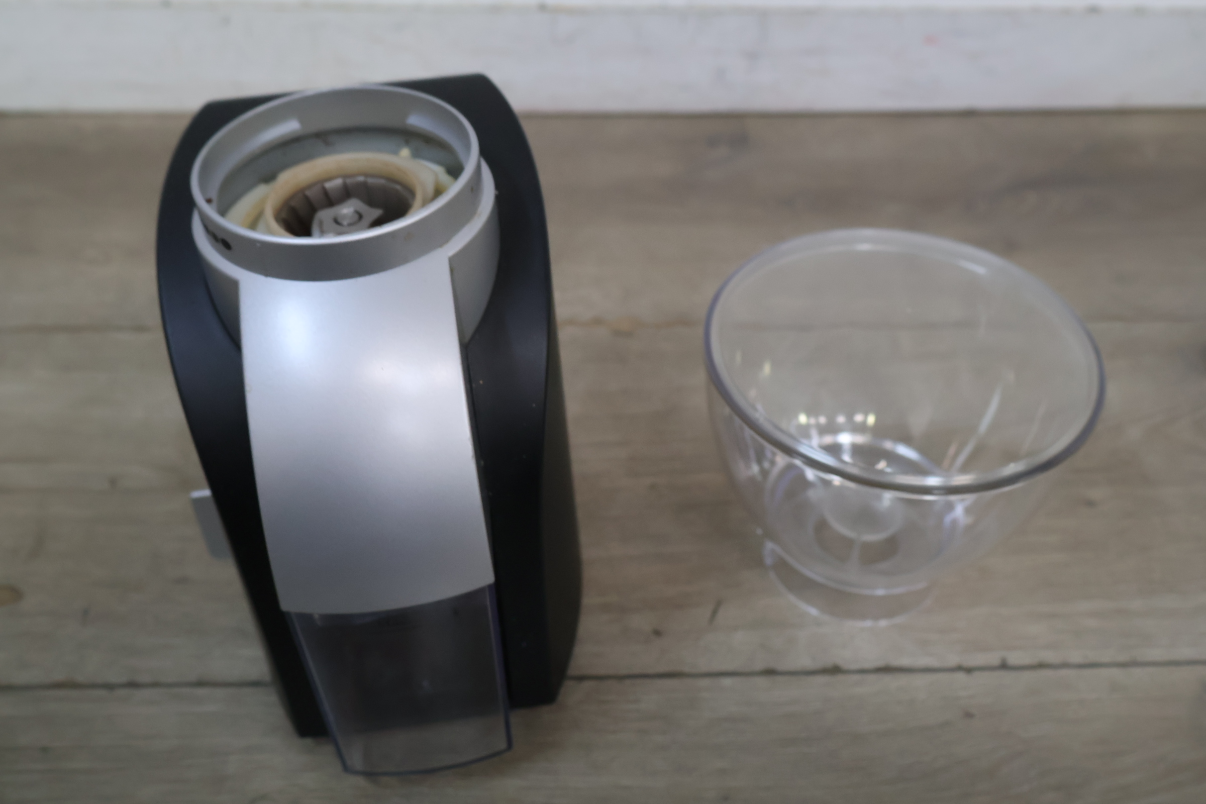 Solis Scala koffiemolen – foto 9 – kavel bij GSD Auctions, Zoeterwoude
