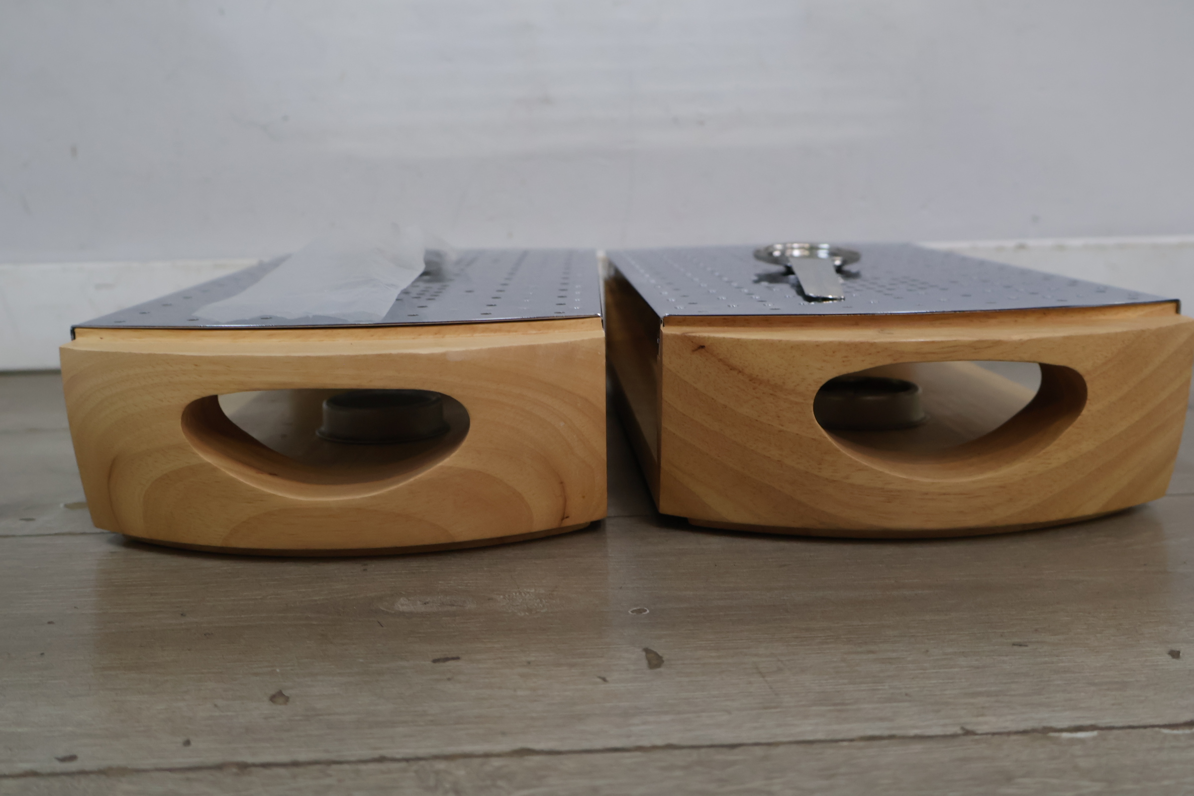 Set houten kaasraspen met RVS raspoppervlak – foto 4 – kavel bij GSD Auctions, Zoeterwoude