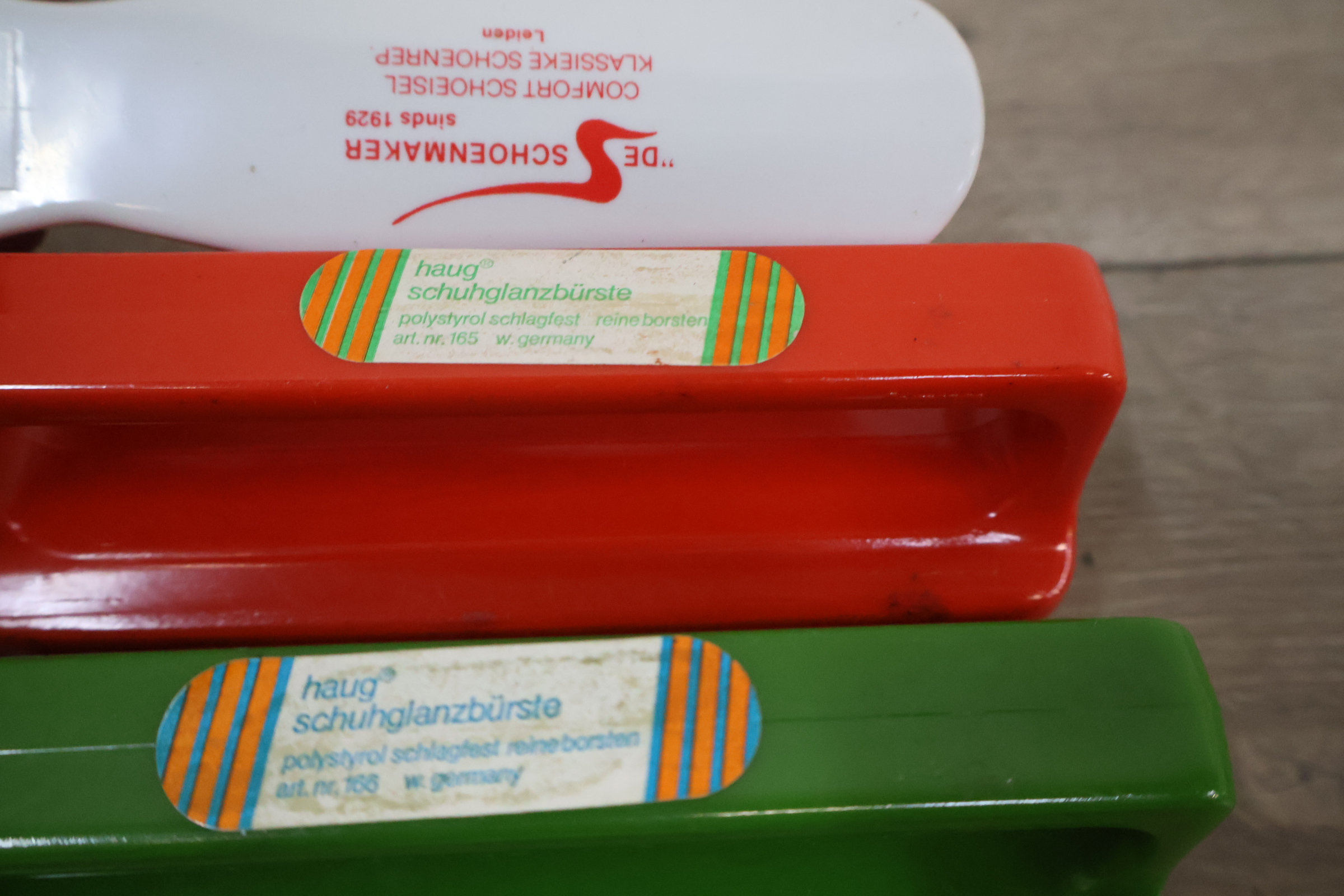 Schoenpoetsset met borstels en crèmes – foto 8 – kavel bij GSD Auctions, Zoeterwoude