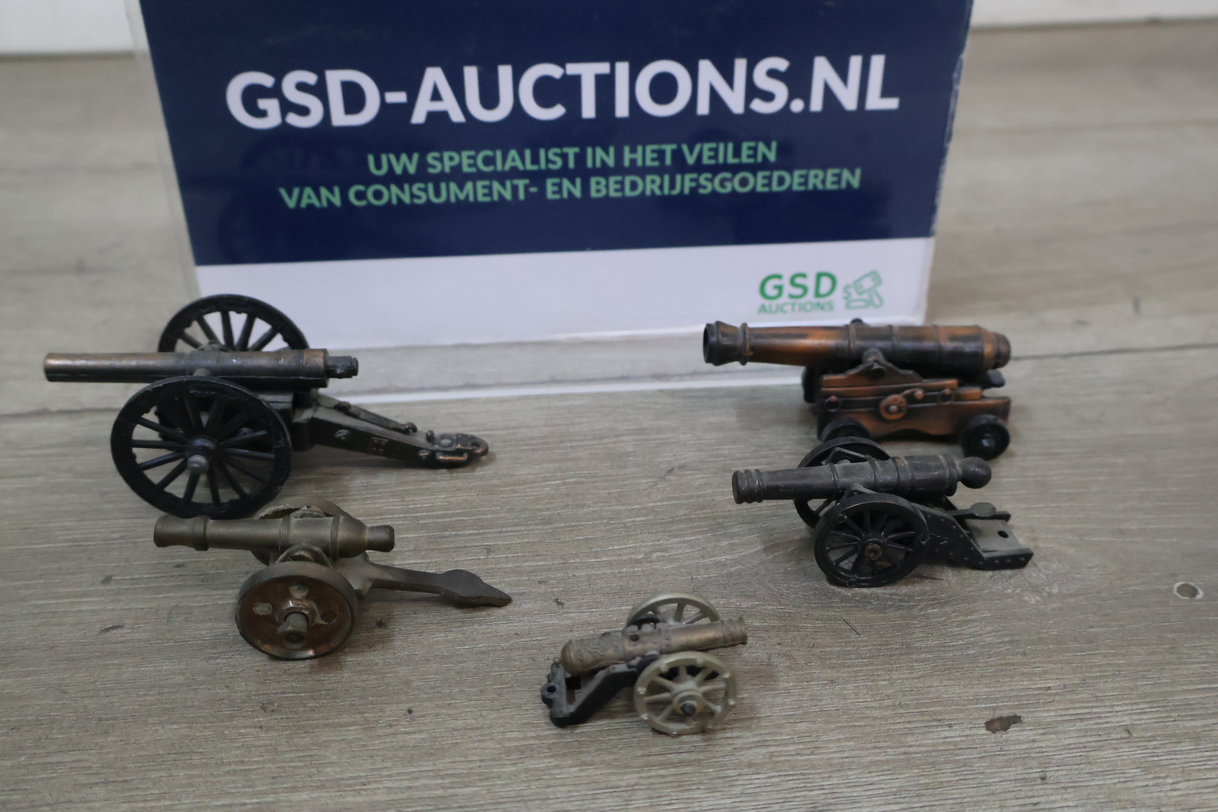 Set metalen kanonnen miniatuur – kavel bij GSD Auctions, Zoeterwoude