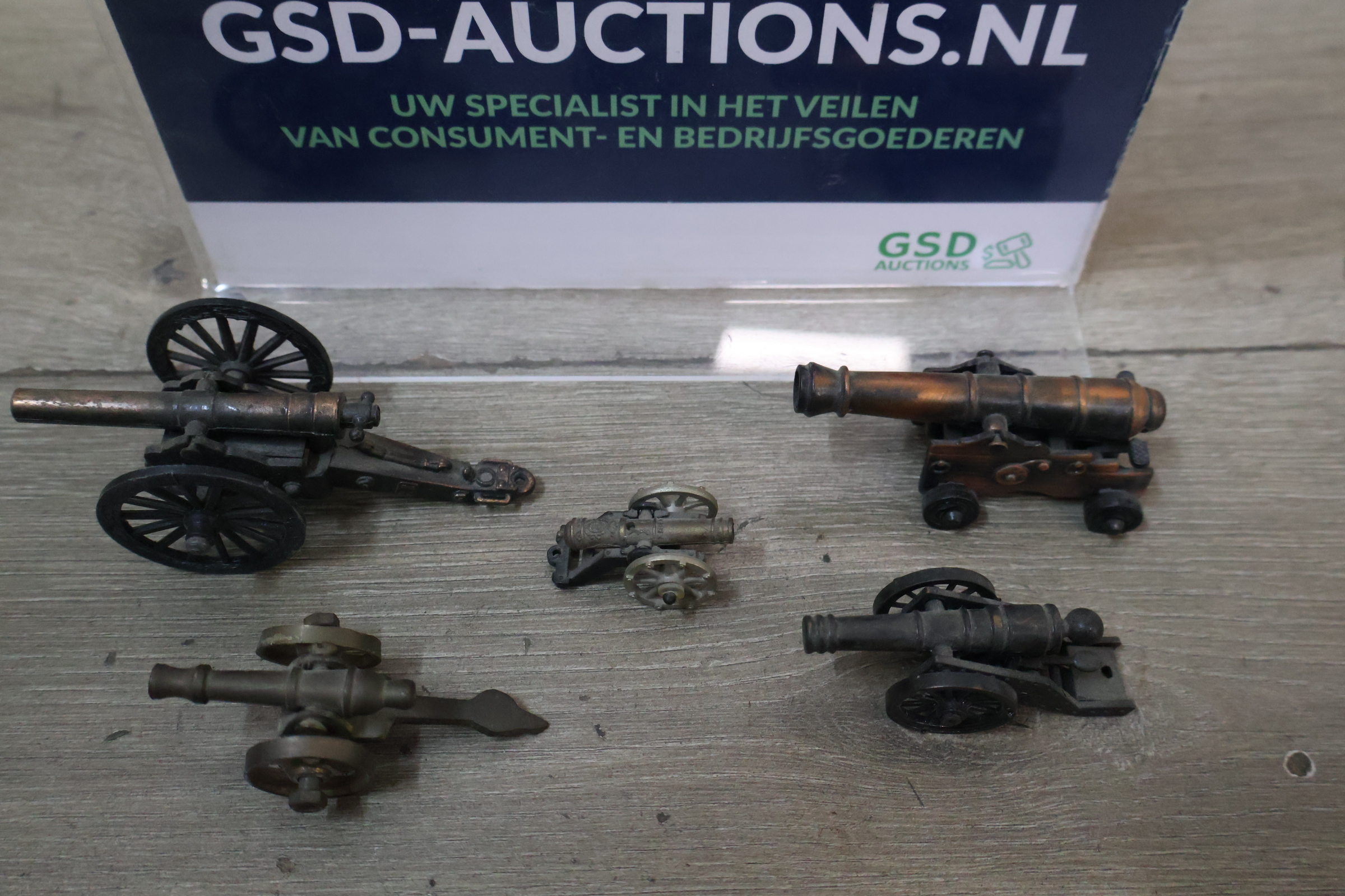 Set metalen kanonnen miniatuur – foto 2 – kavel bij GSD Auctions, Zoeterwoude