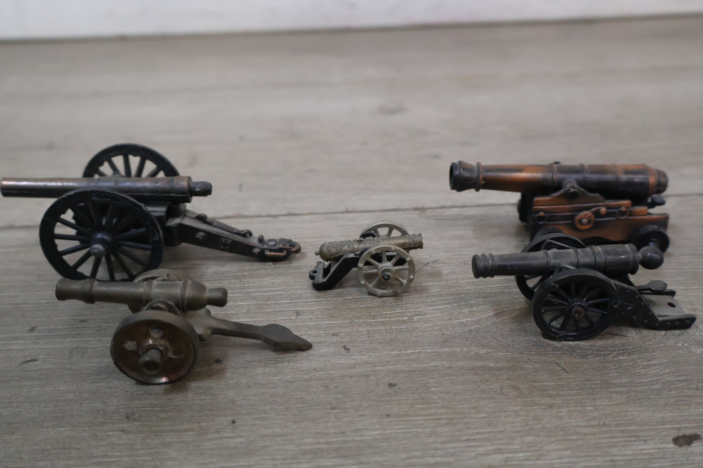 Set metalen kanonnen miniatuur – foto 4 – kavel bij GSD Auctions, Zoeterwoude