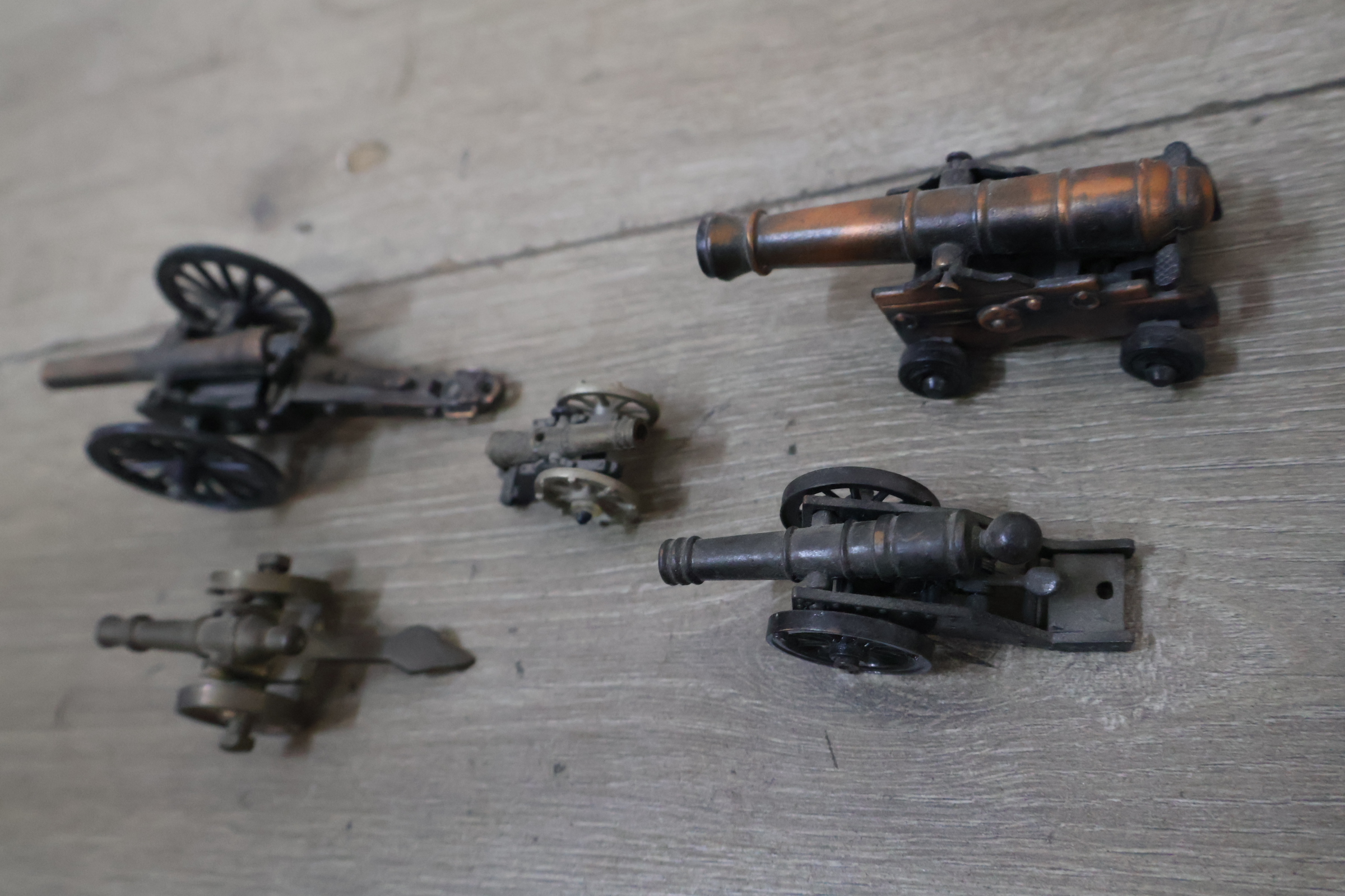 Set metalen kanonnen miniatuur – foto 5 – kavel bij GSD Auctions, Zoeterwoude