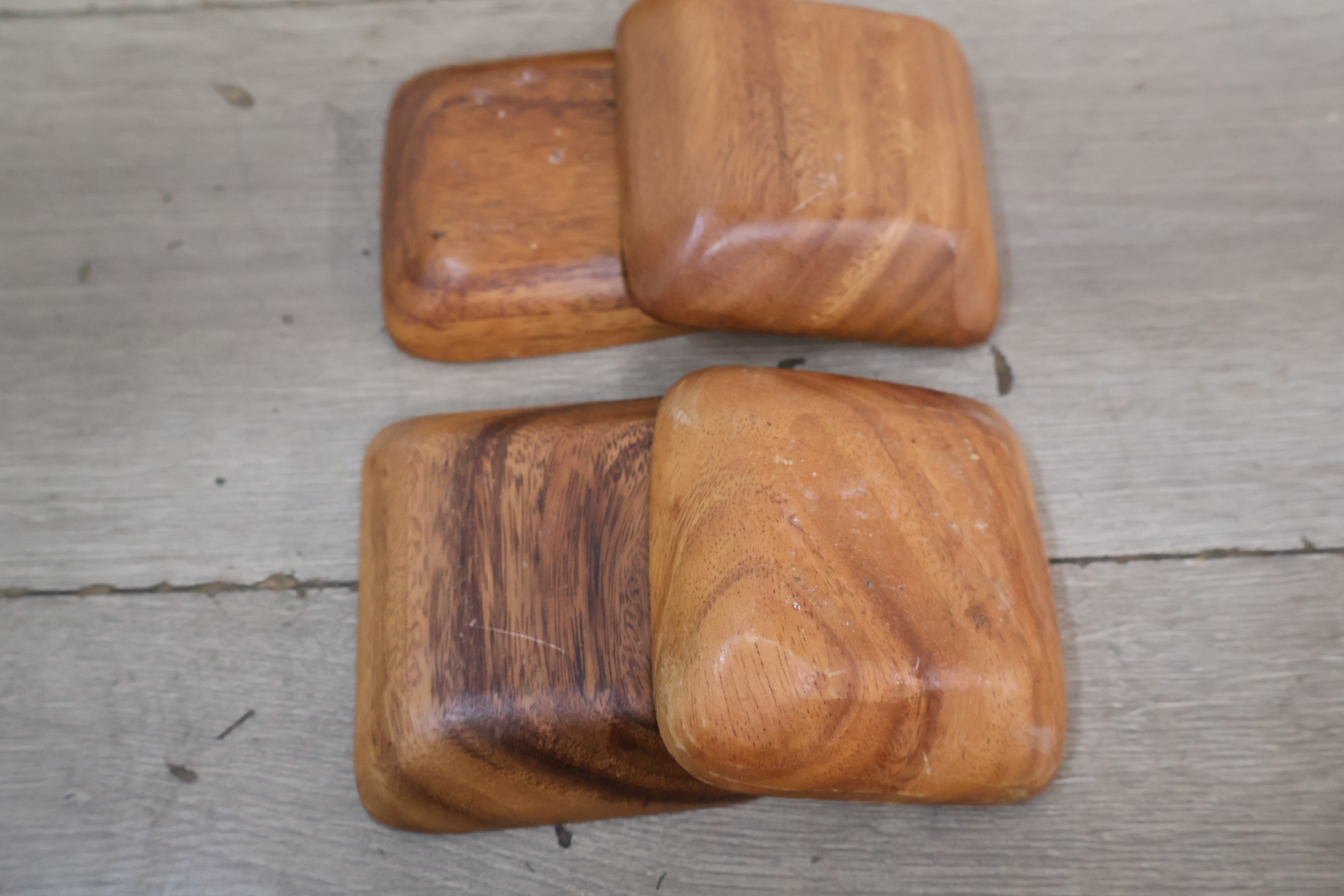 Houten serveerset met kom en schaaltjes – foto 7 – kavel bij GSD Auctions, Zoeterwoude