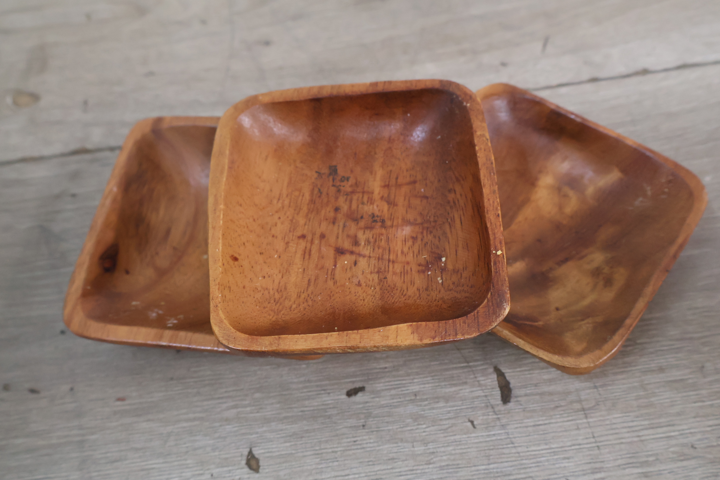 Houten serveerset met kom en schaaltjes – foto 8 – kavel bij GSD Auctions, Zoeterwoude