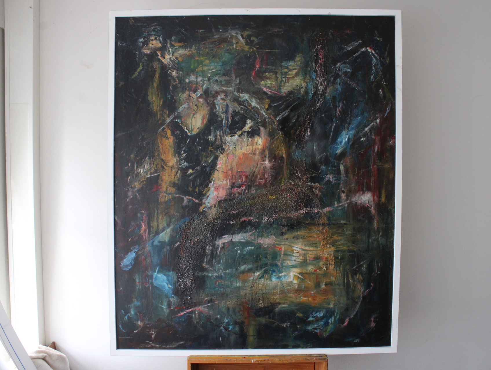 Abstract schilderij in witte lijst – foto 2 – kavel bij GSD Auctions, Zoeterwoude
