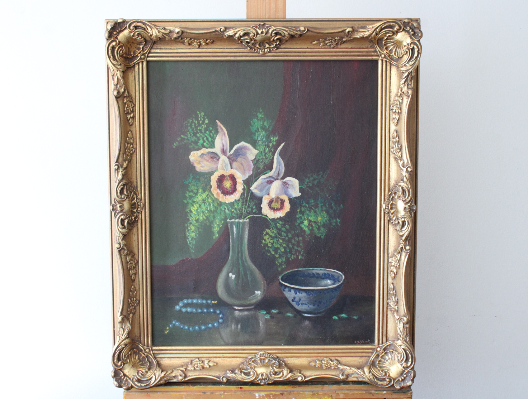 Schilderij stilleven met orchideeën en blauwe sierkom – kavel bij GSD Auctions, Zoeterwoude