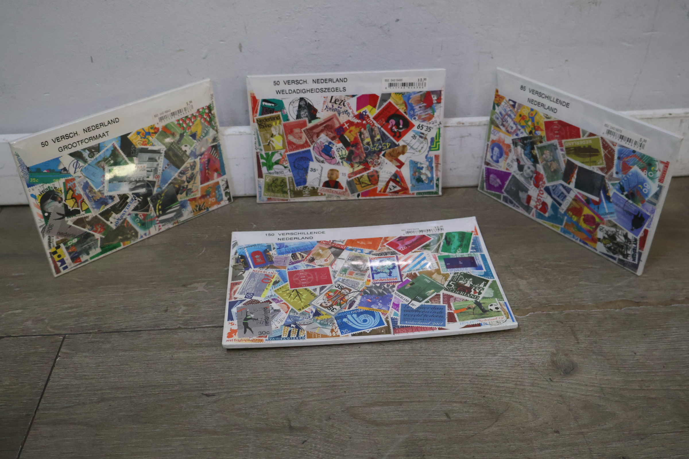 Postzegelverzamelingen Nederland in plastic hoes – foto 3 – kavel bij GSD Auctions, Zoeterwoude