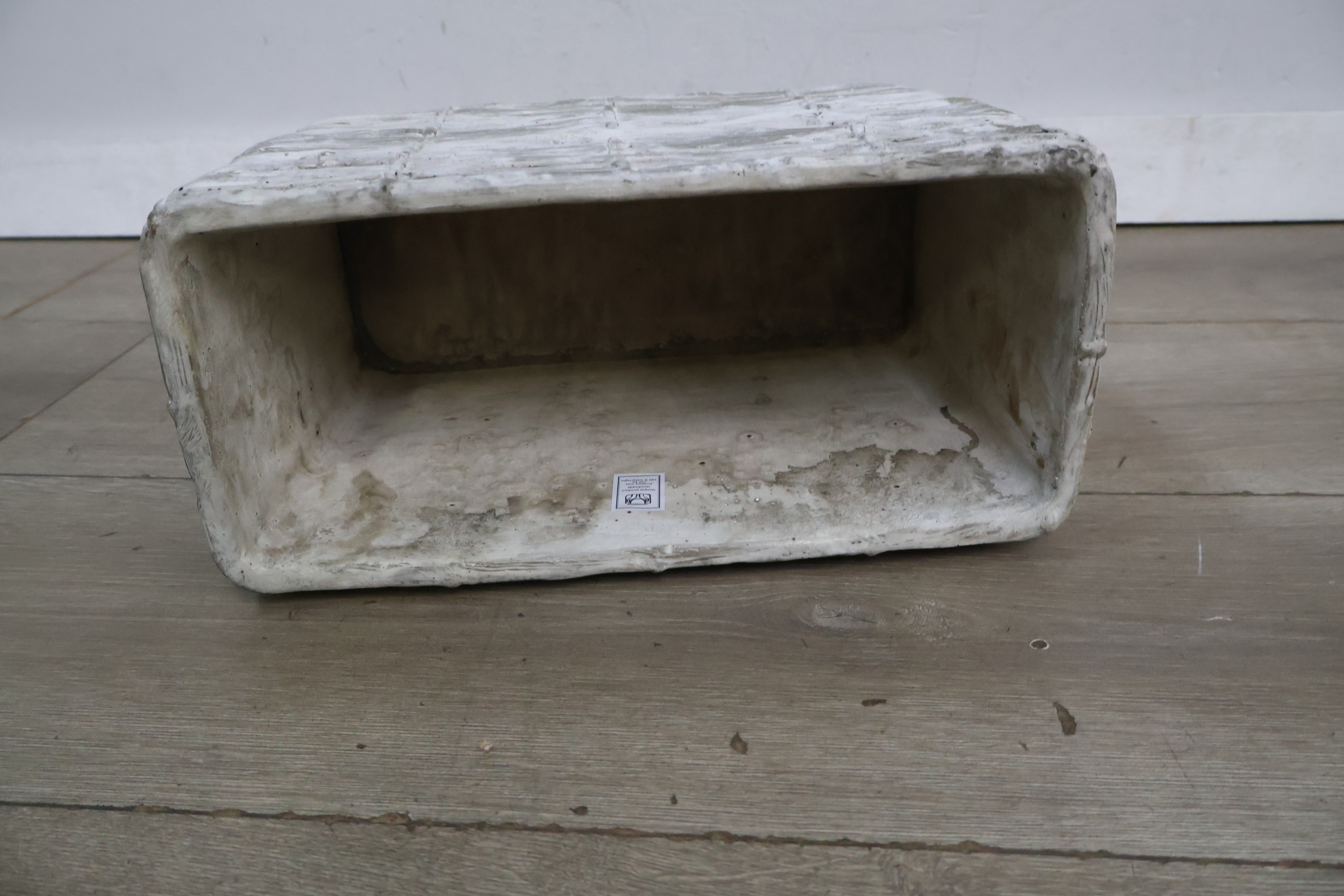 Witte rechthoekige mand met rieten structuur – foto 10 – kavel bij GSD Auctions, Zoeterwoude