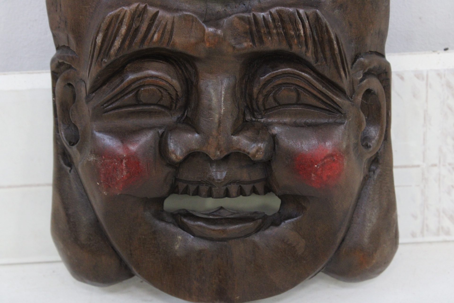 Set houten masker beeldjes – foto 10 – kavel bij GSD Auctions, Zoeterwoude