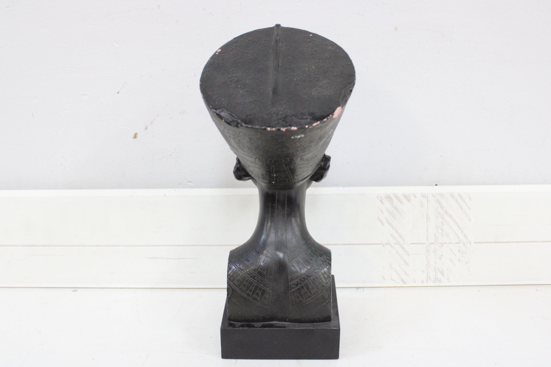 Set Egyptische beeldjes en papyrus schilderij – foto 9 – kavel bij GSD Auctions, Zoeterwoude