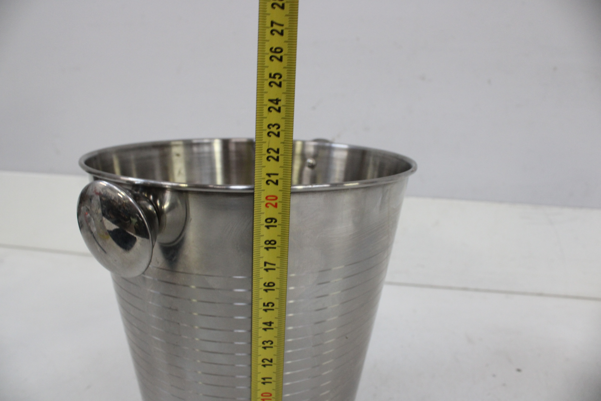 RVS Champagnekoeler met dubbele handvaten – foto 5 – kavel bij GSD Auctions, Zoeterwoude