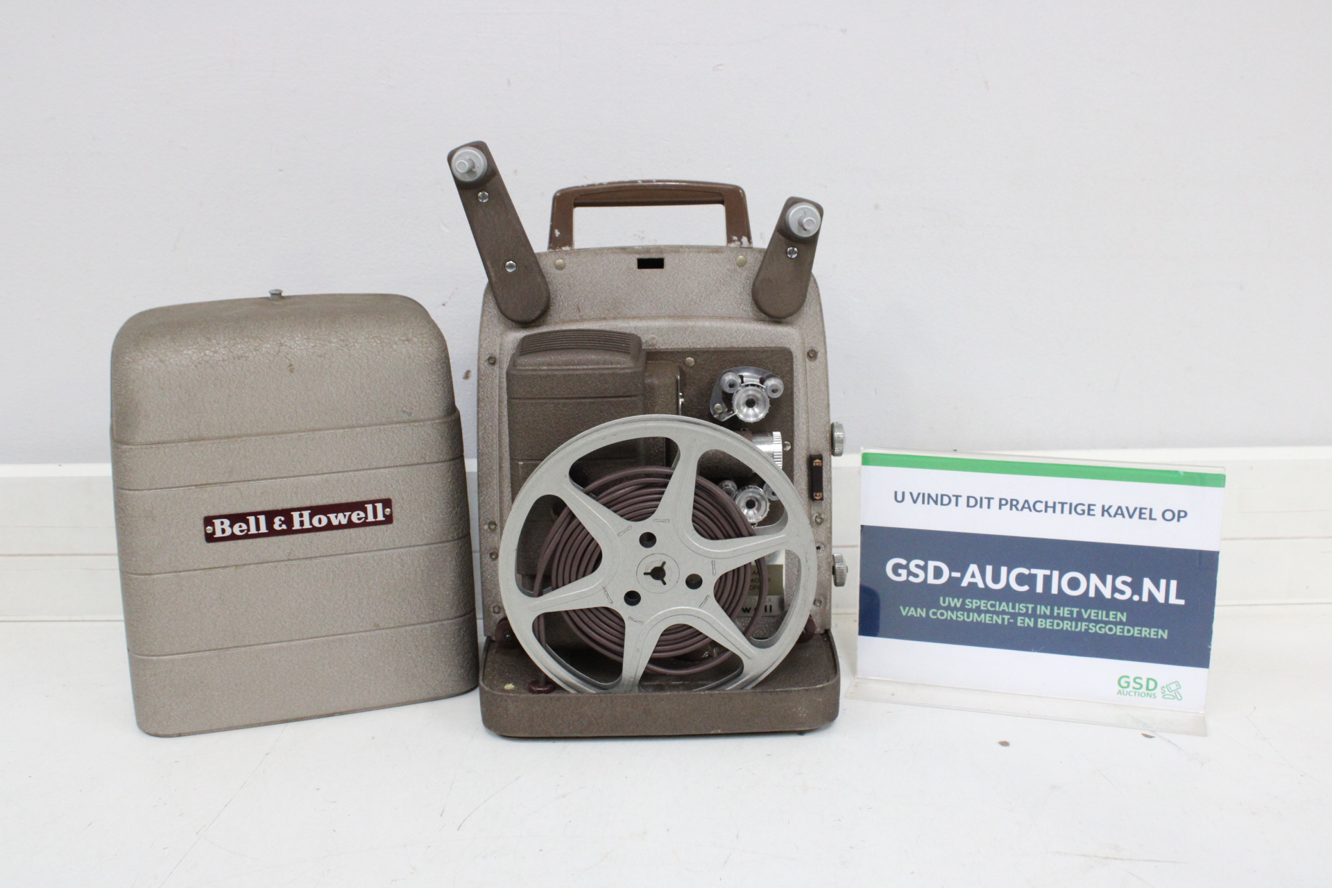 Bell & Howell vintage filmprojector met koffer – kavel bij GSD Auctions, Zoeterwoude