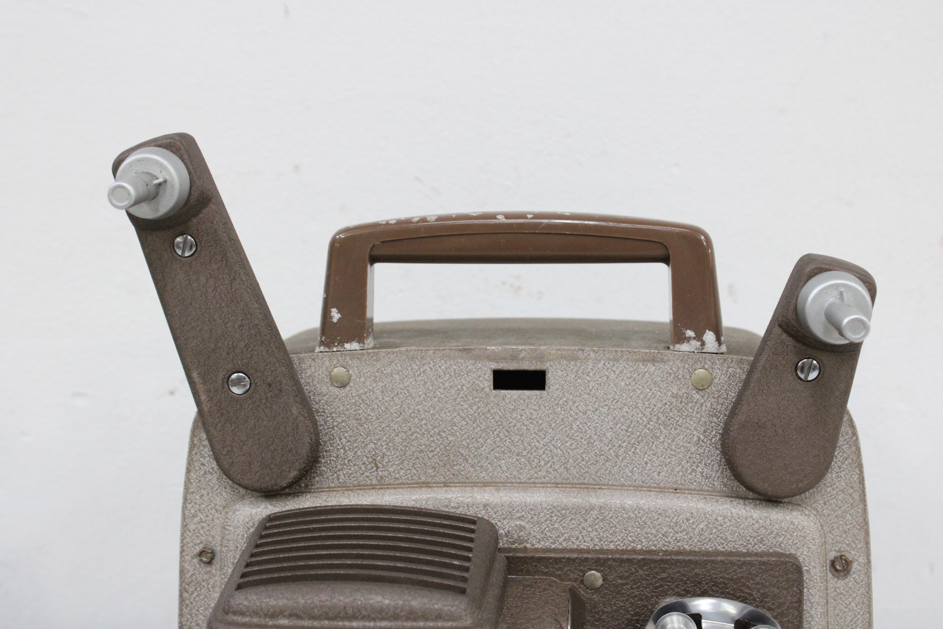 Bell & Howell vintage filmprojector met koffer – foto 4 – kavel bij GSD Auctions, Zoeterwoude