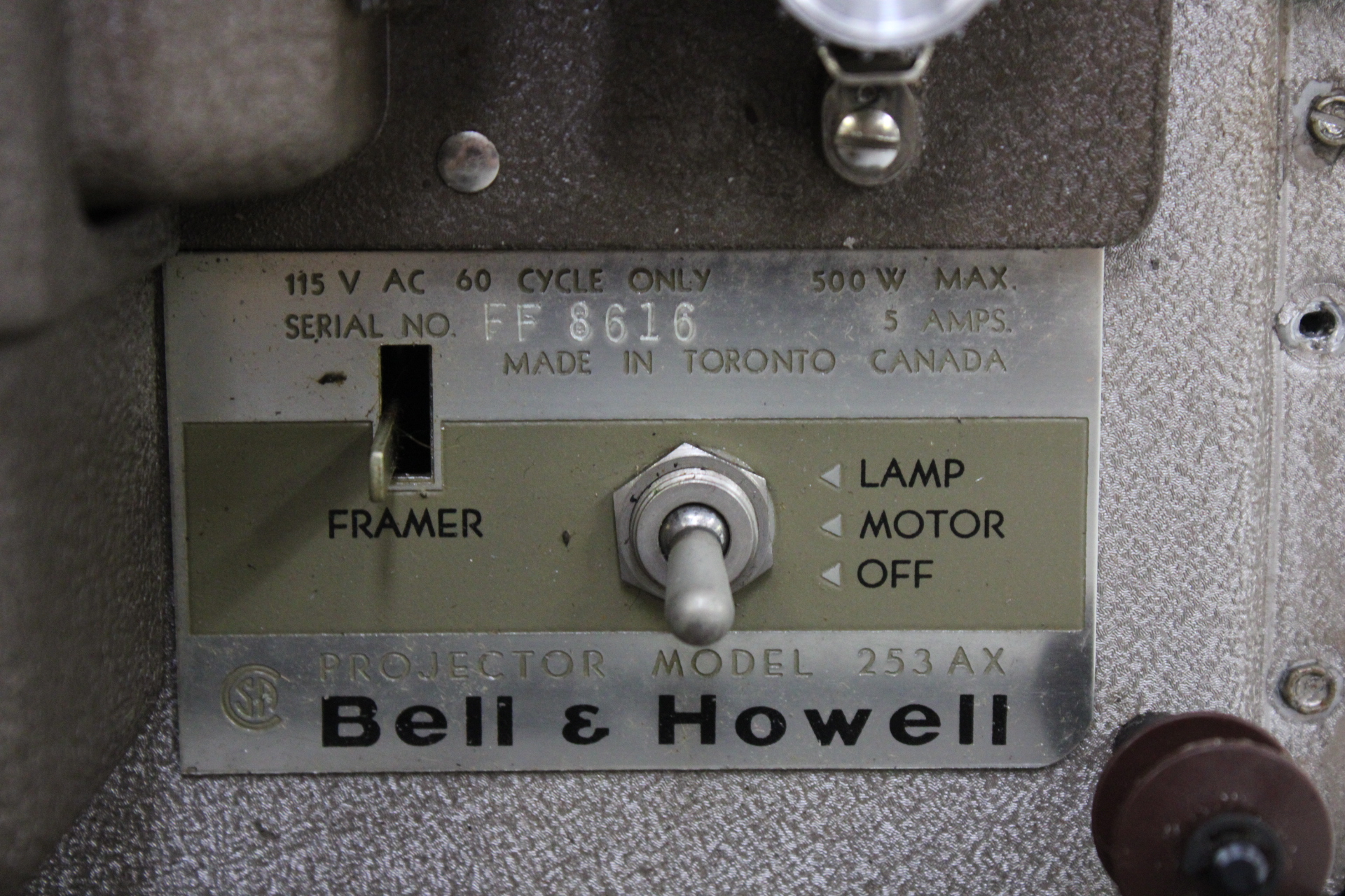 Bell & Howell vintage filmprojector met koffer – foto 6 – kavel bij GSD Auctions, Zoeterwoude