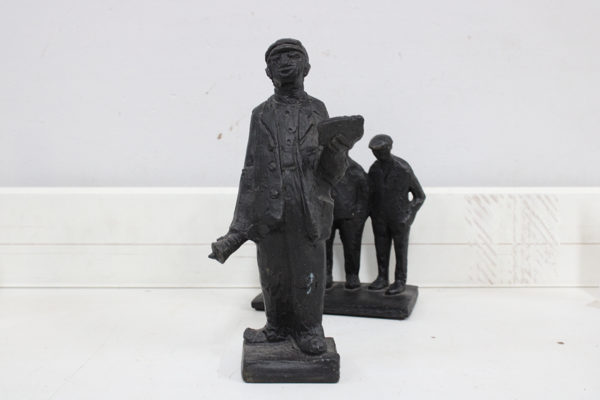 Set zwarte metalen beeldjes van vier heren – foto 2 – kavel bij GSD Auctions, Zoeterwoude