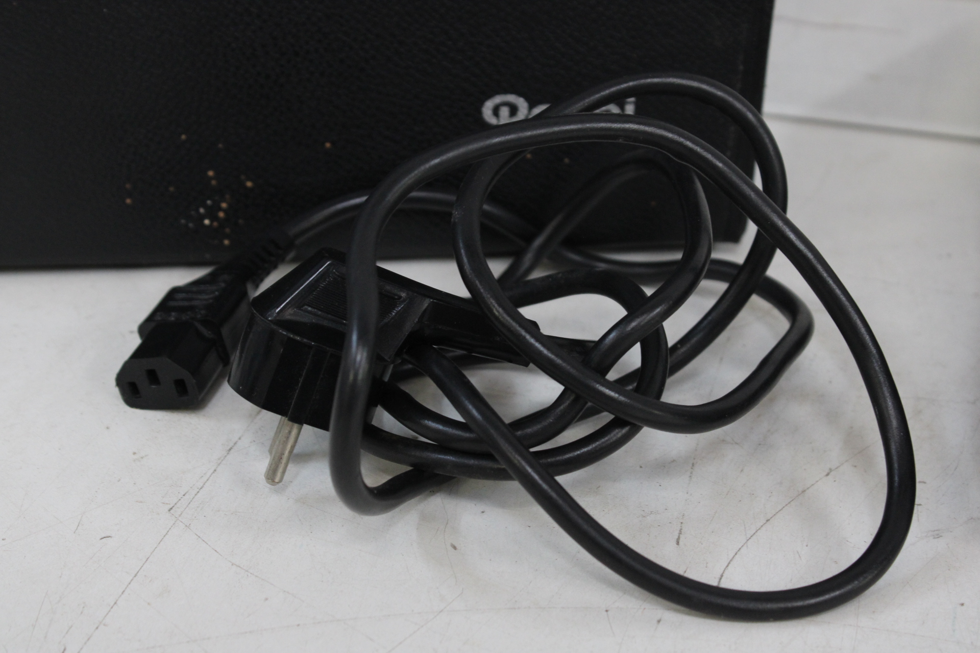 Rollei Diaprojector met hoes en kabels – foto 4 – kavel bij GSD Auctions, Zoeterwoude