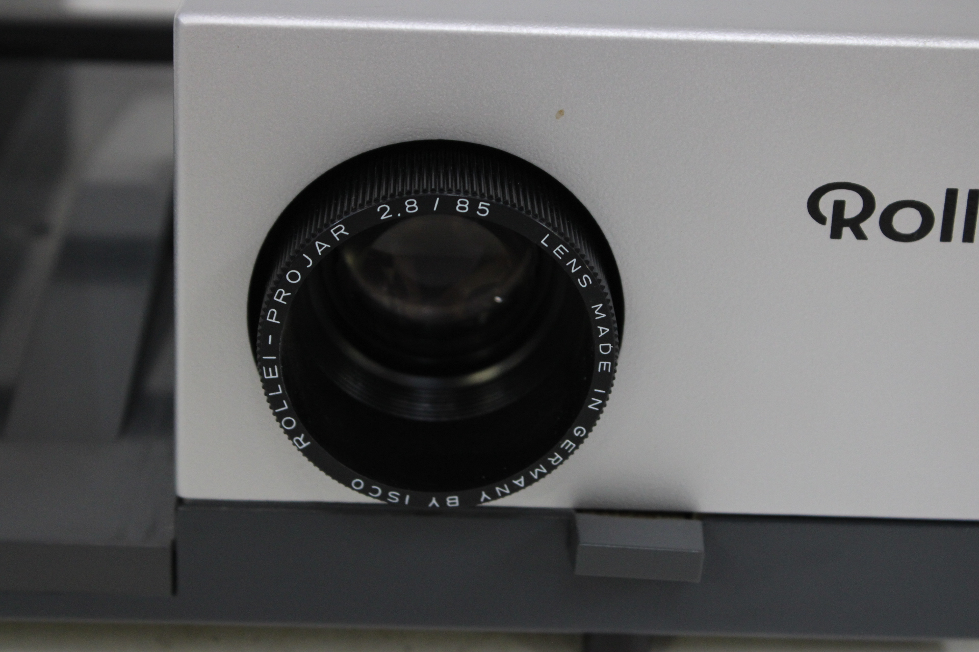 Rollei Diaprojector met hoes en kabels – foto 7 – kavel bij GSD Auctions, Zoeterwoude