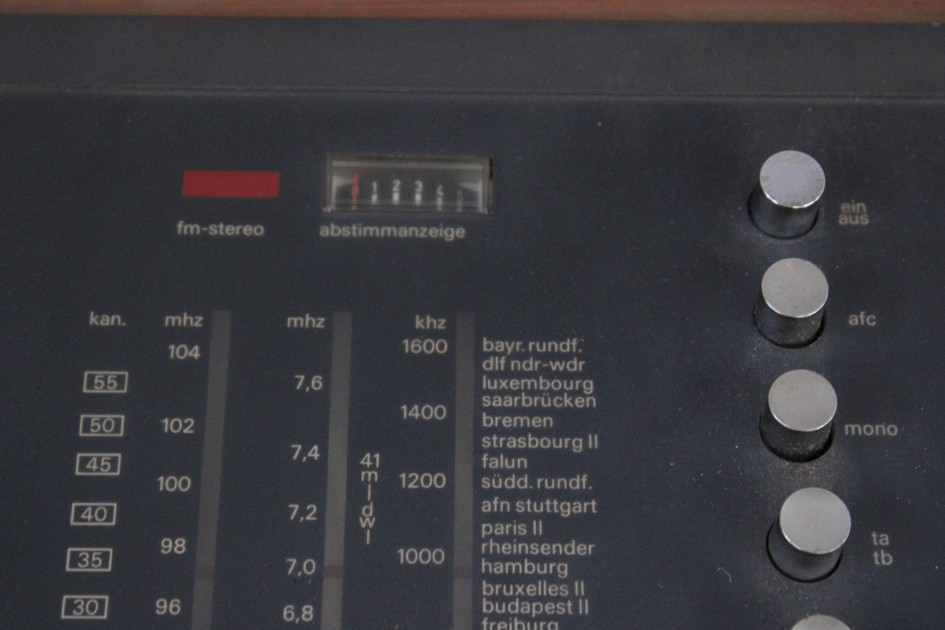 PE 3010 Platenspeler met houten kast en plastic stofkap – foto 6 – kavel bij GSD Auctions, Zoeterwoude