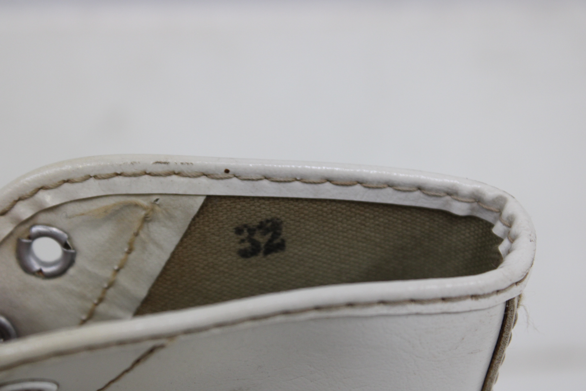 Witte ijsschaatsen dames – foto 9 – kavel bij GSD Auctions, Zoeterwoude