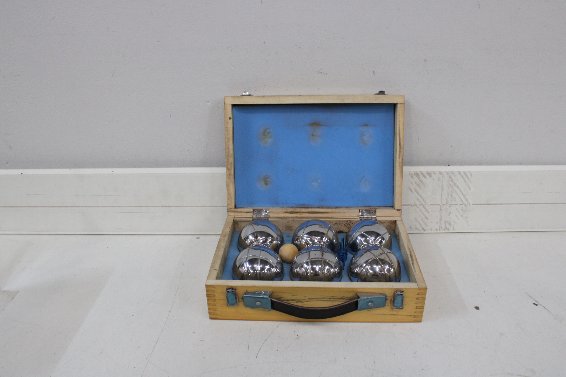 Set Jeu de Boules in houten kist – foto 2 – kavel bij GSD Auctions, Zoeterwoude