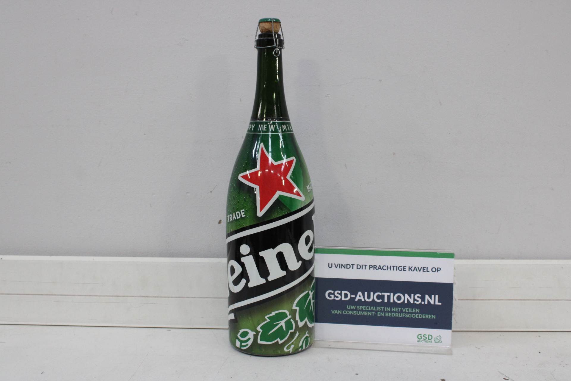 Heineken fles model bier – kavel bij GSD Auctions, Zoeterwoude