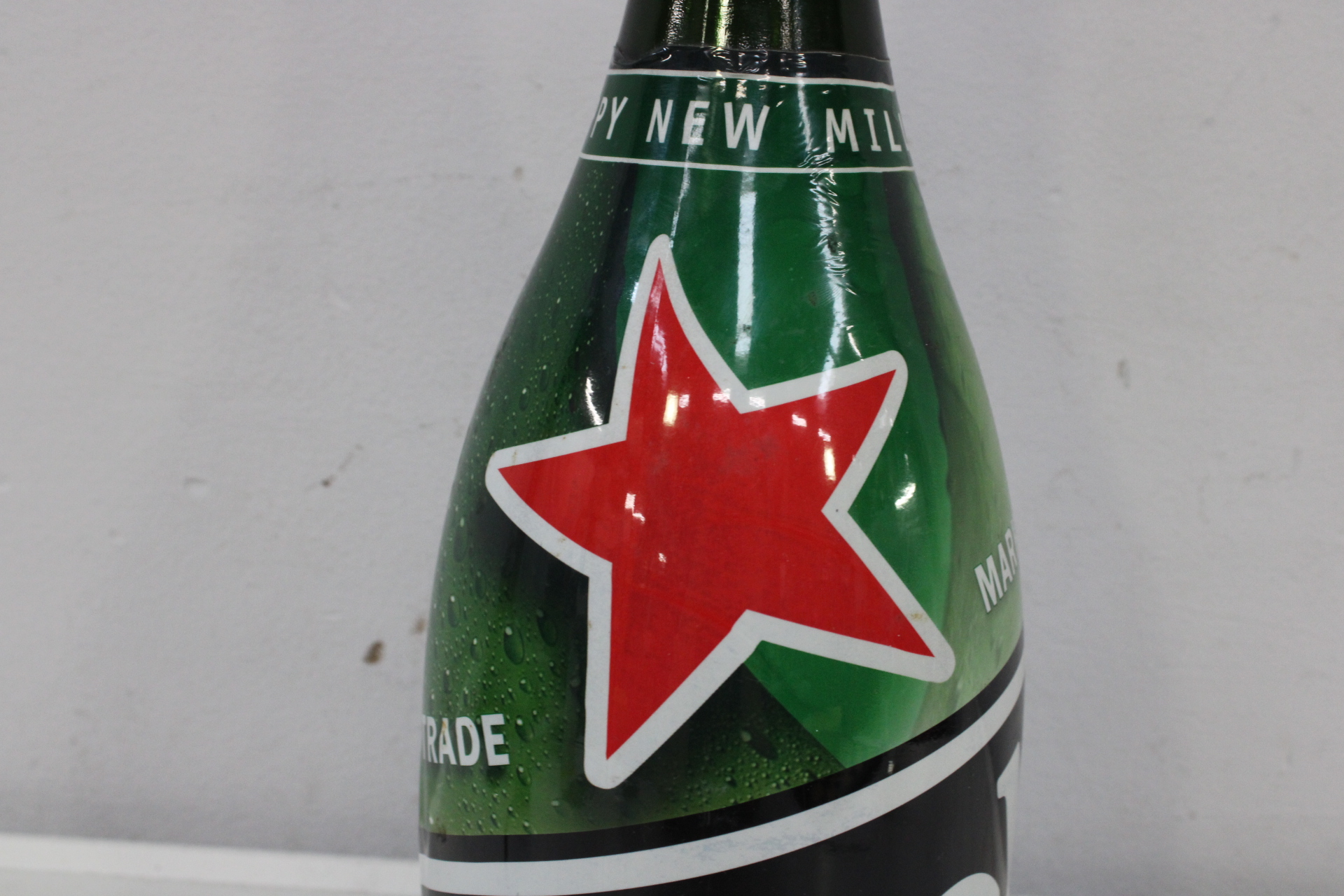 Heineken fles model bier – foto 4 – kavel bij GSD Auctions, Zoeterwoude