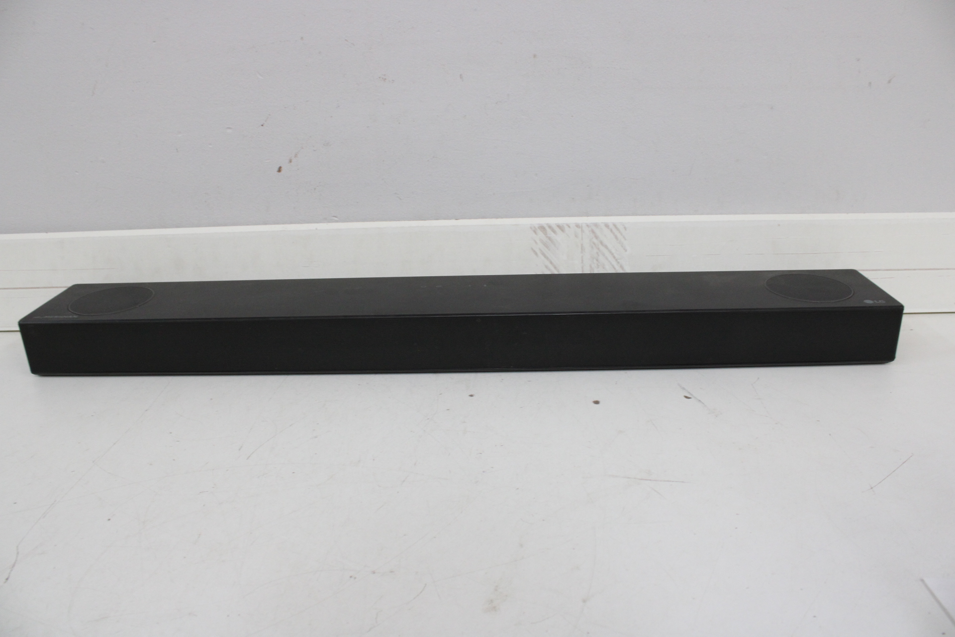 LG Soundbar speaker zwart – foto 2 – kavel bij GSD Auctions, Zoeterwoude