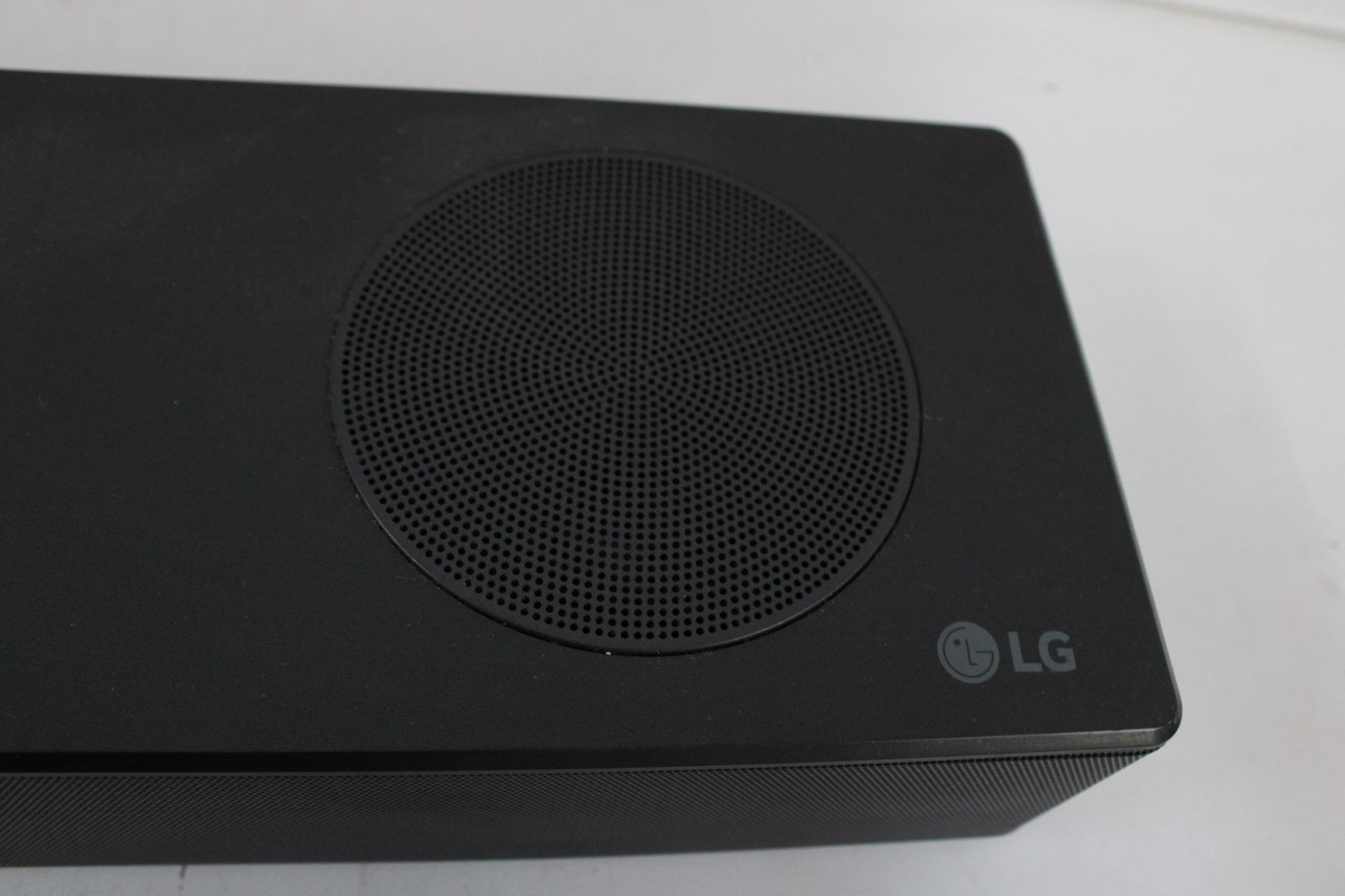 LG Soundbar speaker zwart – foto 5 – kavel bij GSD Auctions, Zoeterwoude