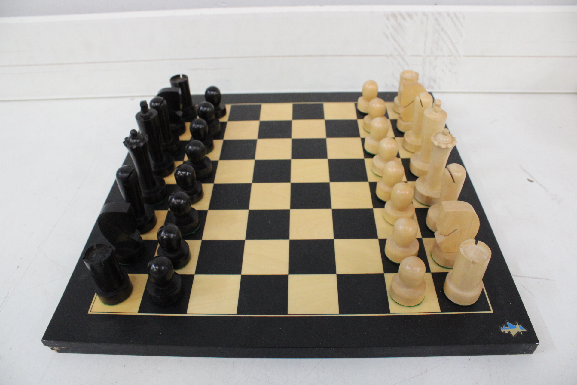 Houten schaakspel met stukken en box – foto 3 – kavel bij GSD Auctions, Zoeterwoude