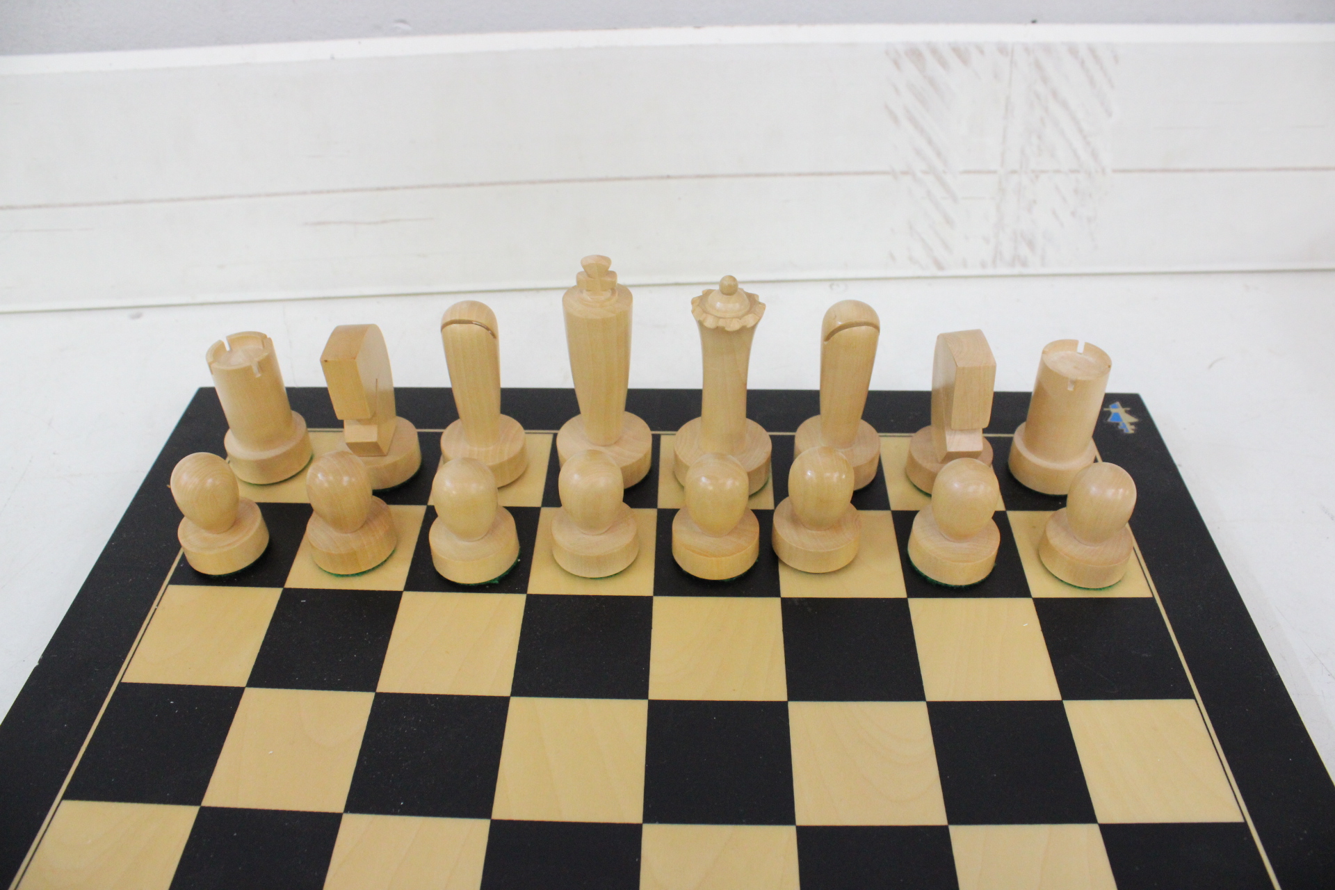 Houten schaakspel met stukken en box – foto 4 – kavel bij GSD Auctions, Zoeterwoude