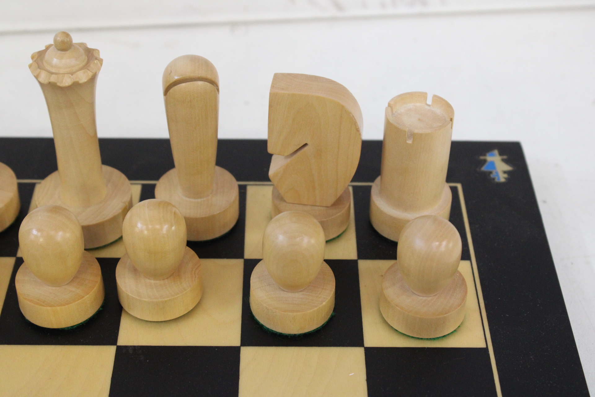 Houten schaakspel met stukken en box – foto 6 – kavel bij GSD Auctions, Zoeterwoude