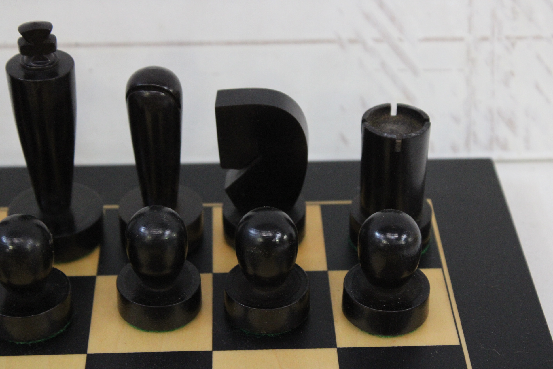Houten schaakspel met stukken en box – foto 10 – kavel bij GSD Auctions, Zoeterwoude