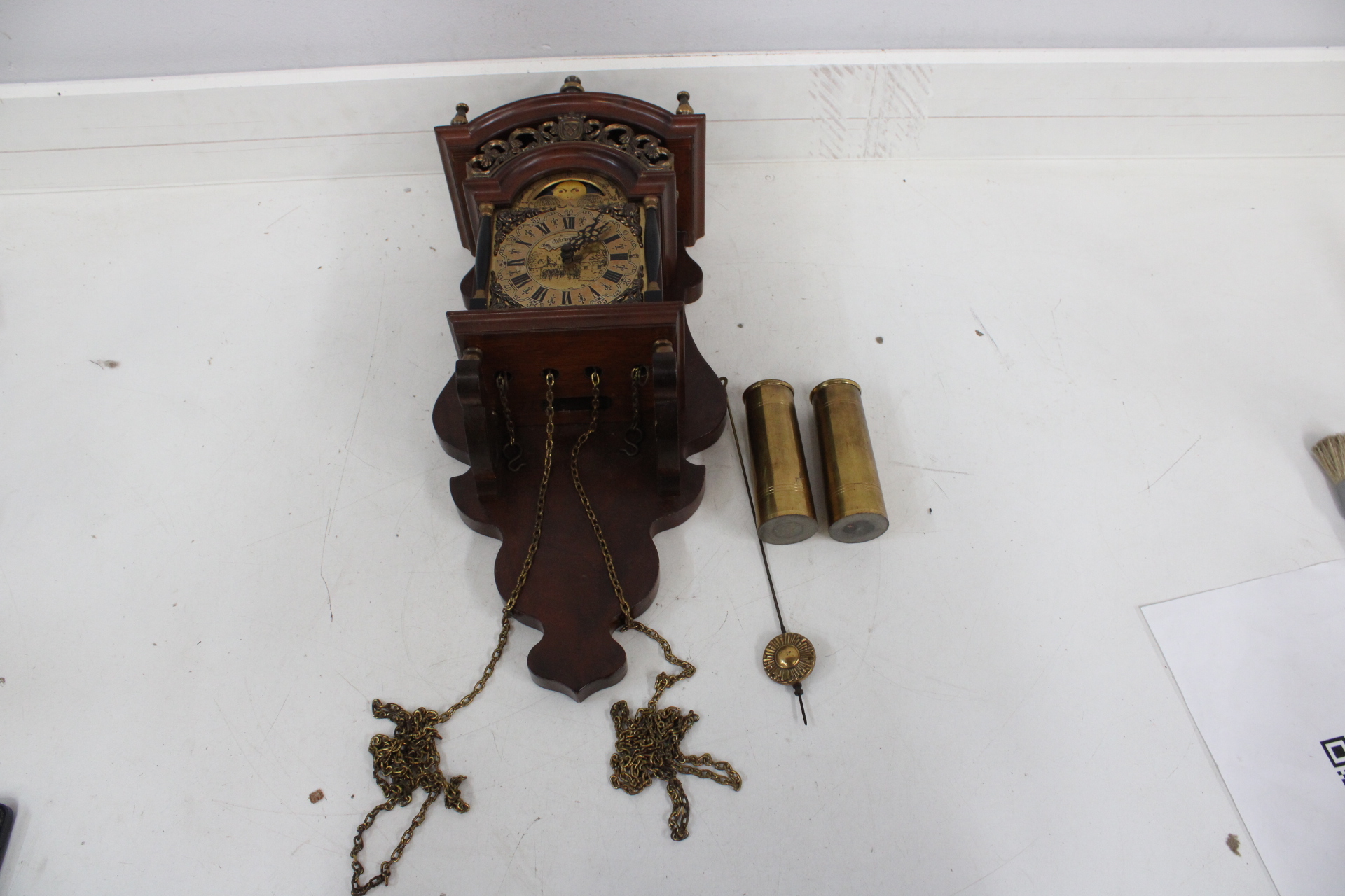 Houten muurklok met gewichten en pendel – foto 2 – kavel bij GSD Auctions, Zoeterwoude