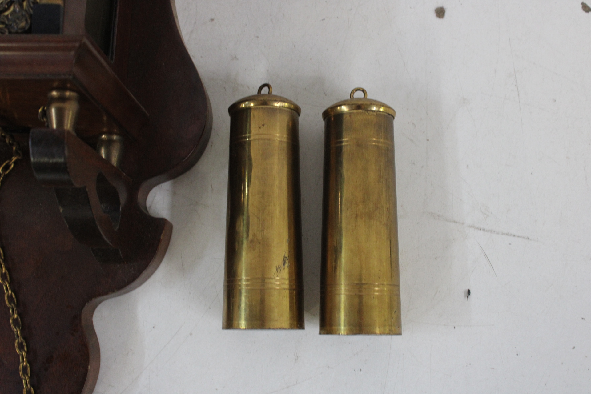 Houten muurklok met gewichten en pendel – foto 5 – kavel bij GSD Auctions, Zoeterwoude