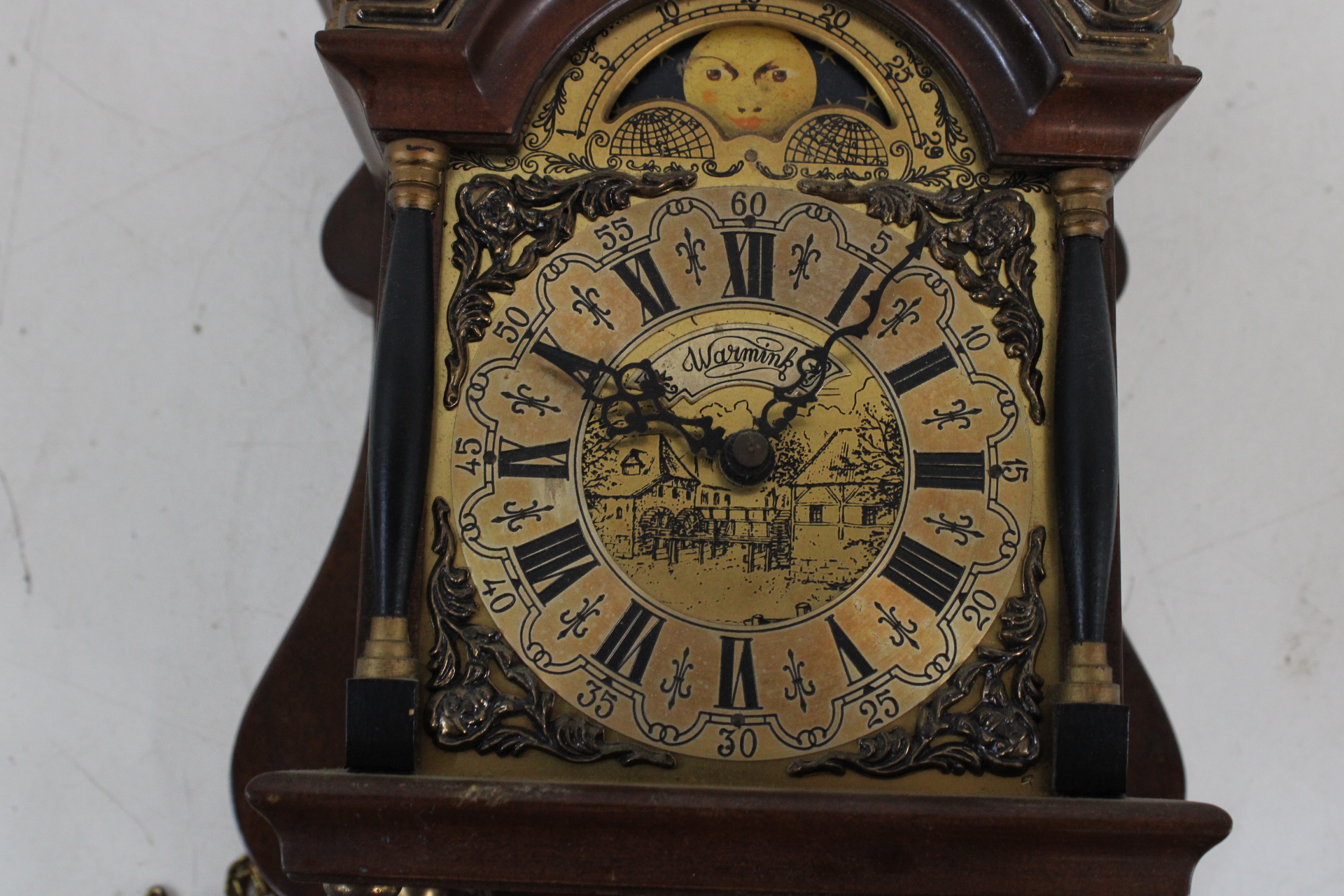 Houten muurklok met gewichten en pendel – foto 9 – kavel bij GSD Auctions, Zoeterwoude