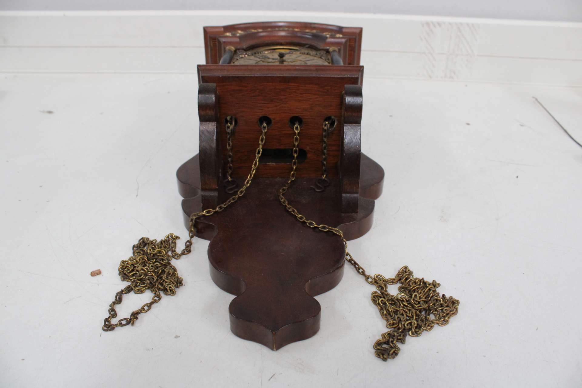 Houten muurklok met gewichten en pendel – foto 10 – kavel bij GSD Auctions, Zoeterwoude
