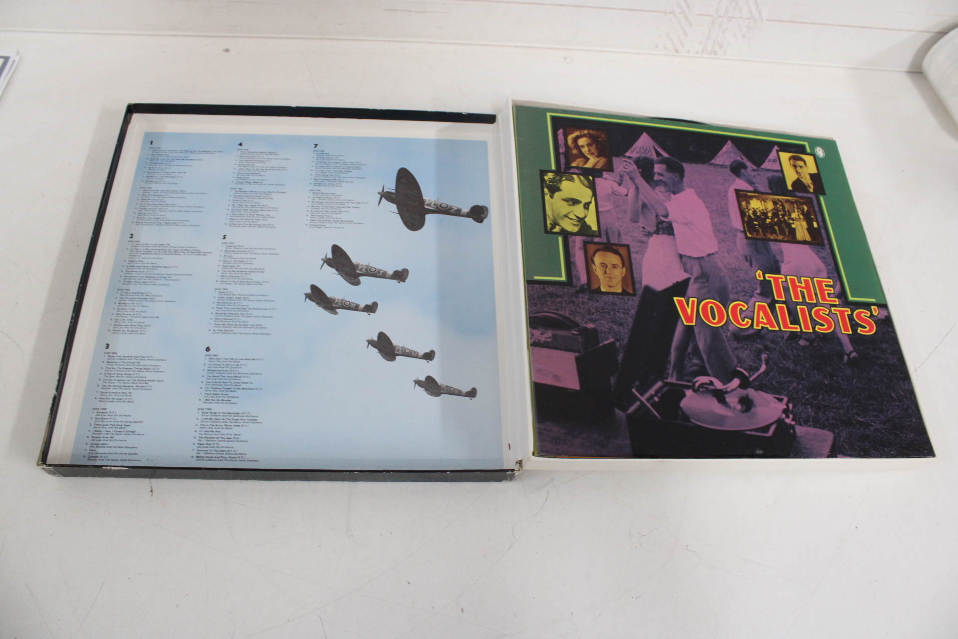 Hits of World War II vinylplaat – foto 3 – kavel bij GSD Auctions, Zoeterwoude