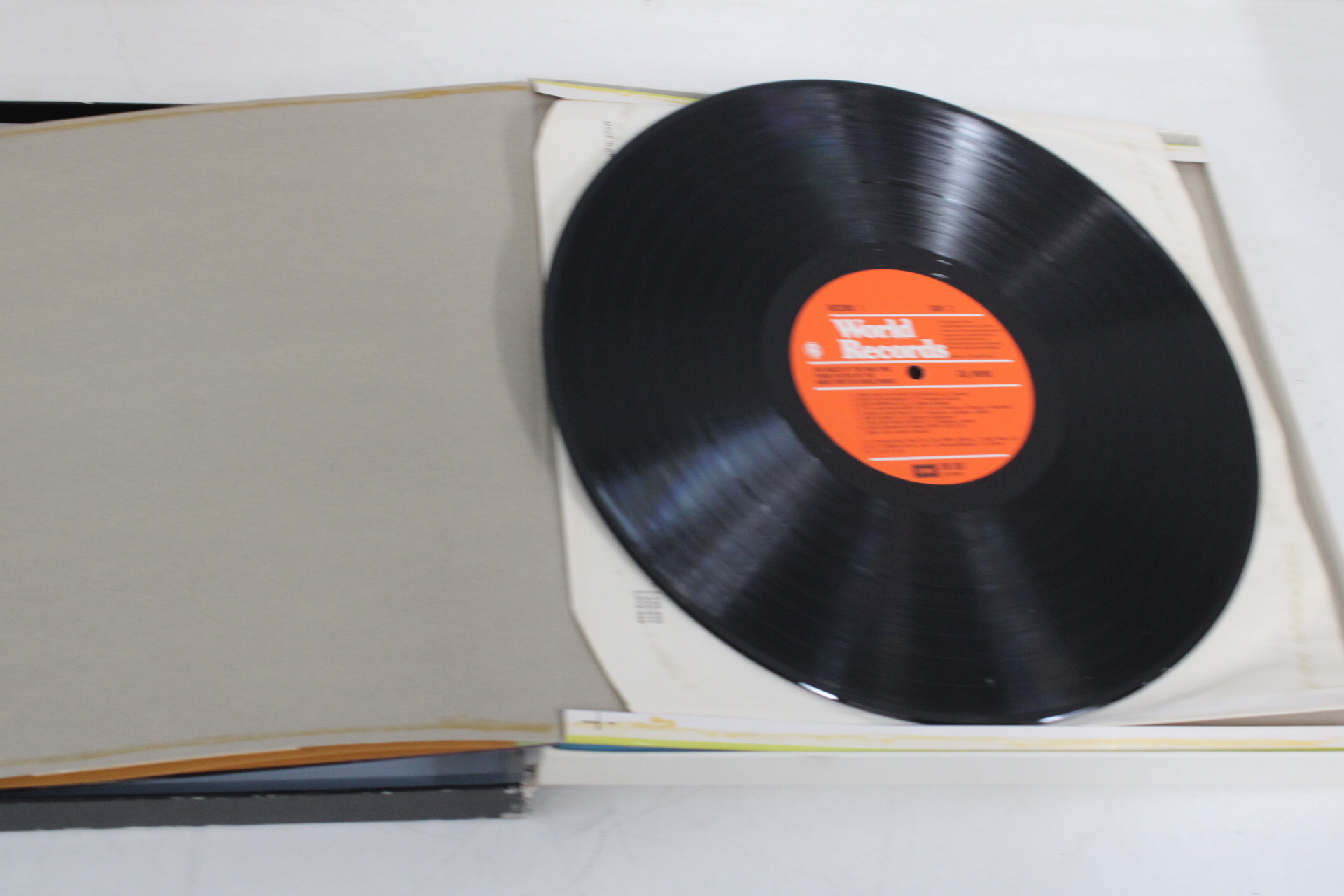 Hits of World War II vinylplaat – foto 8 – kavel bij GSD Auctions, Zoeterwoude