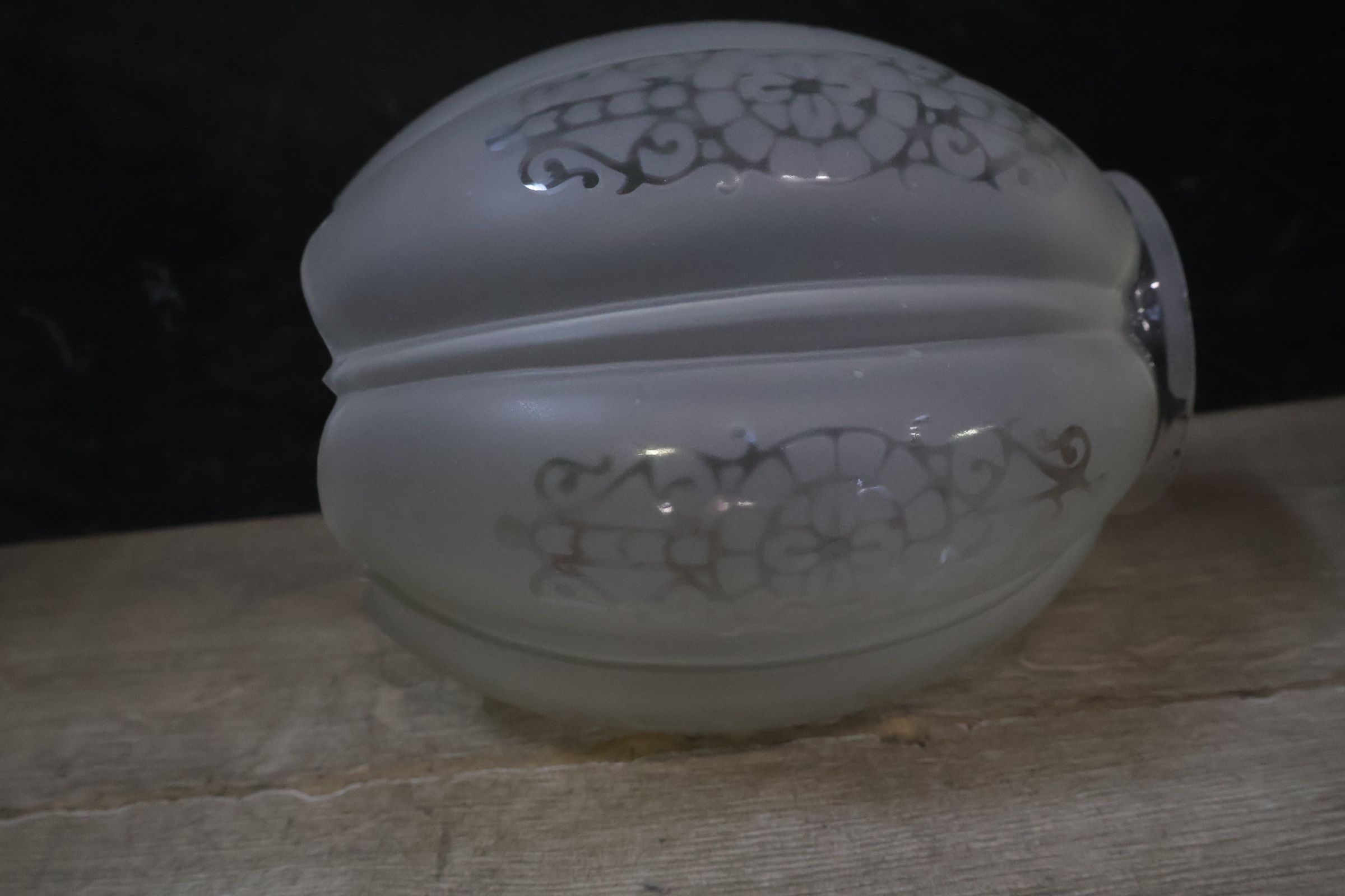 Antieke olielamp met glazen kap – foto 9 – kavel bij GSD Auctions, Zoeterwoude
