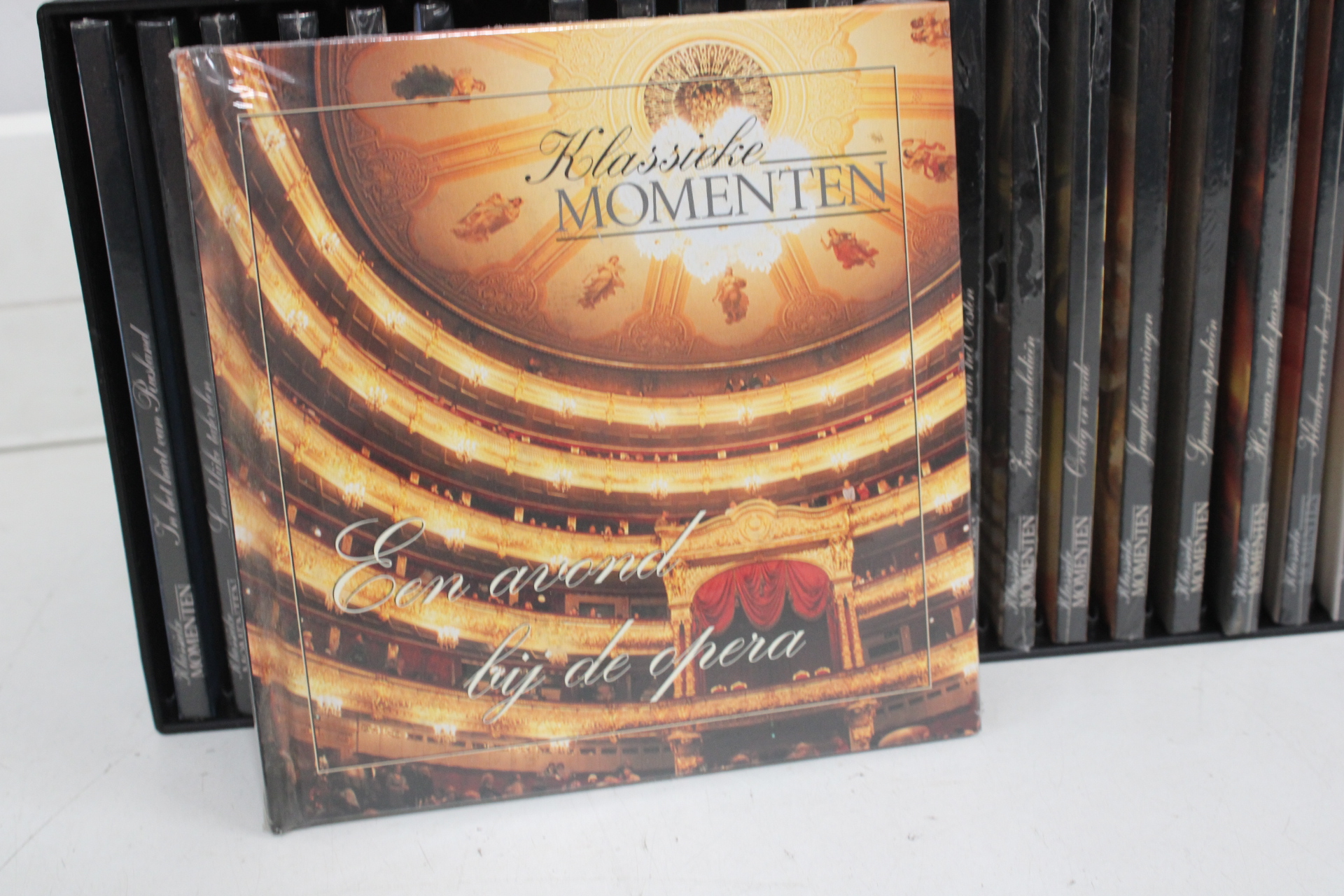 Collectie cd's Der Kleine Momenten in opbergdoos – foto 5 – kavel bij GSD Auctions, Zoeterwoude