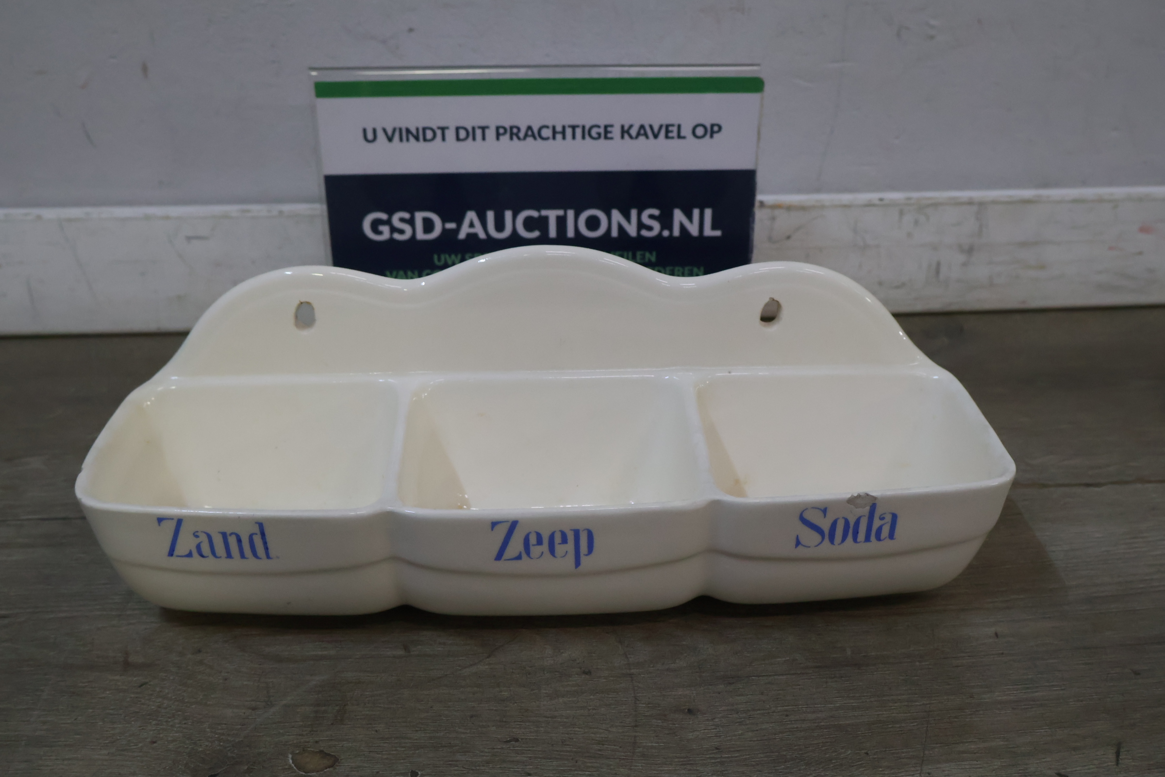 Wanddecoratie vaatdoos Zand Zeep Soda – foto 2 – kavel bij GSD Auctions, Zoeterwoude