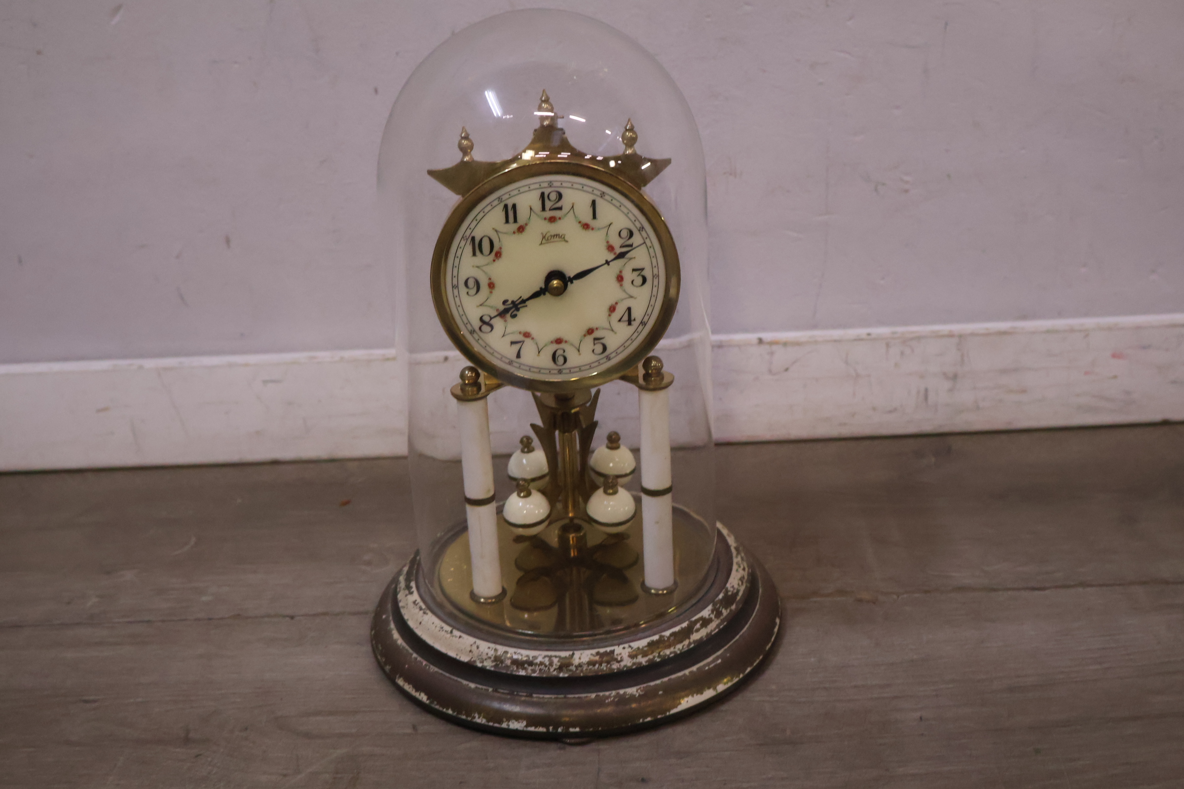 Koma pendule klok onder glazen stolp – foto 3 – kavel bij GSD Auctions, Zoeterwoude